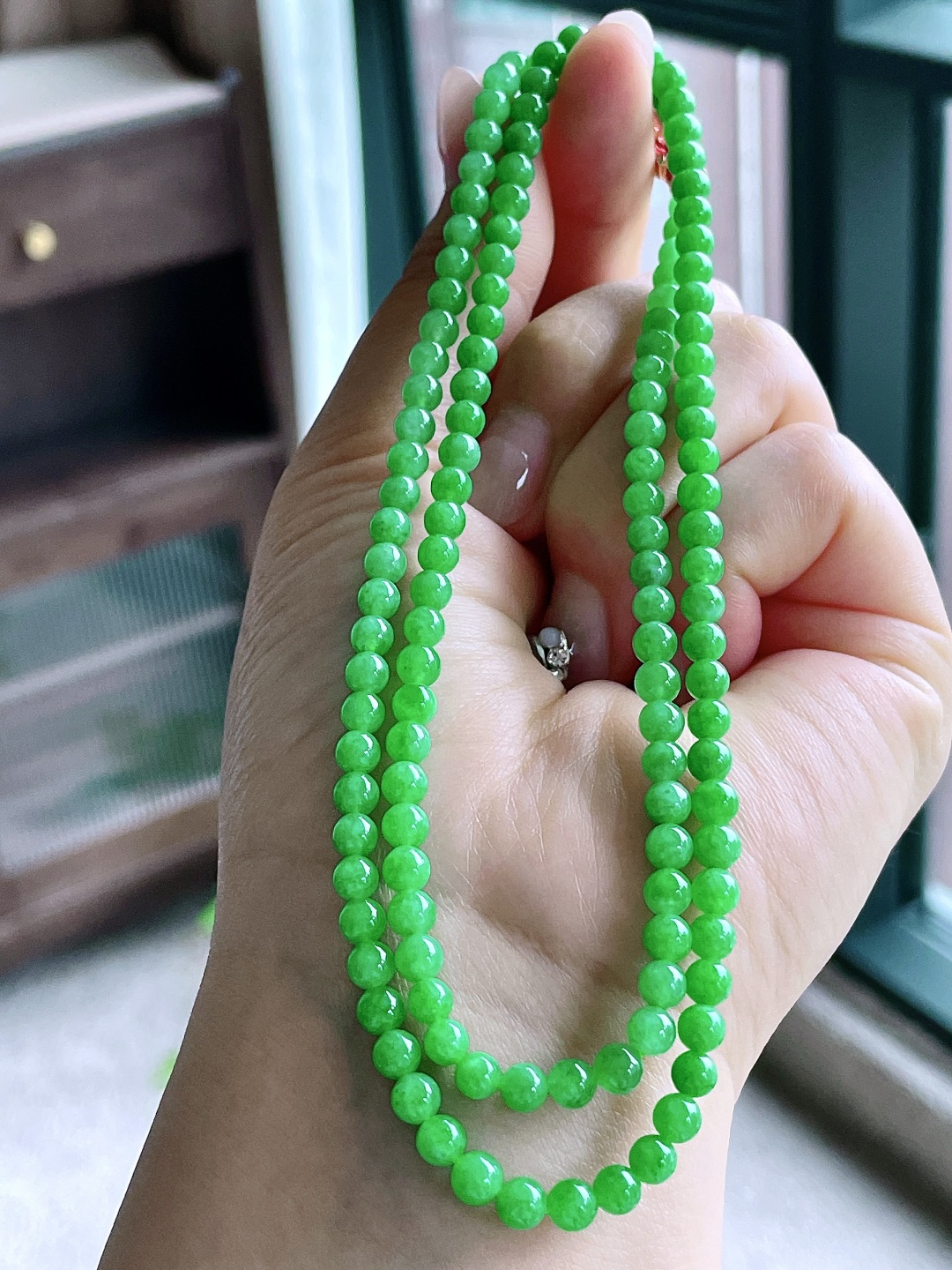 珠子，冰阳绿珠链圆珠珠子珠链，性比高，尺寸4.6-4.8mm，31cm，重量24.8克，编号