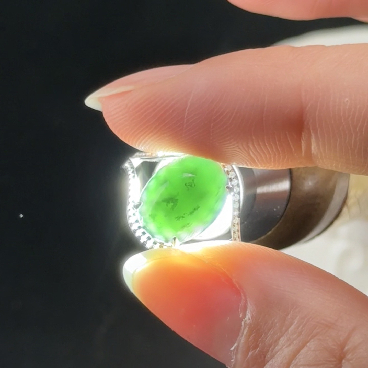 精品18k墨翠蛋面女戒 种好色正 黑度极好 打灯通透 油性十足 尺寸11.6