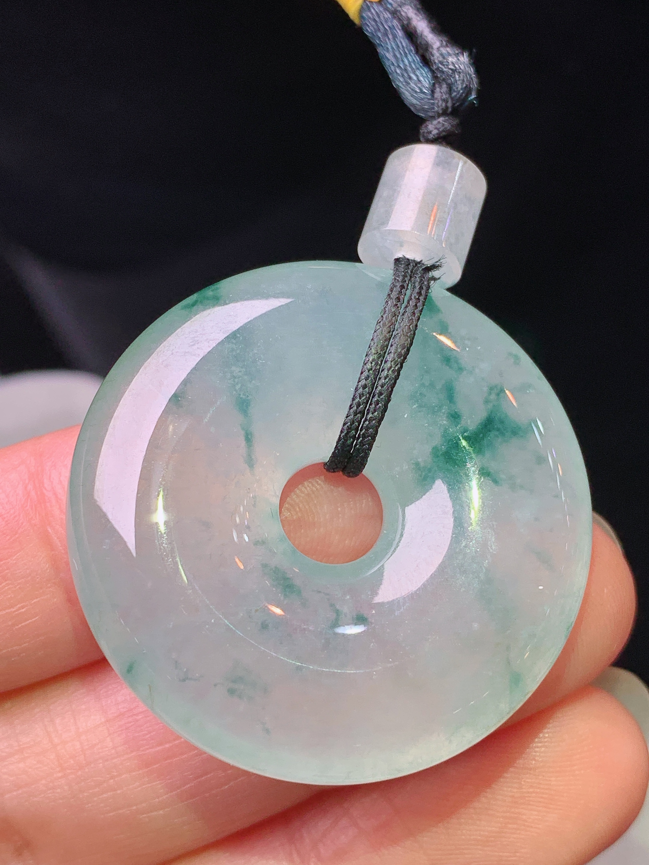 冰种飘花平安环吊坠 玉质细腻 色泽艳丽清新 水润亮眼 整体尺寸31.5*8j3