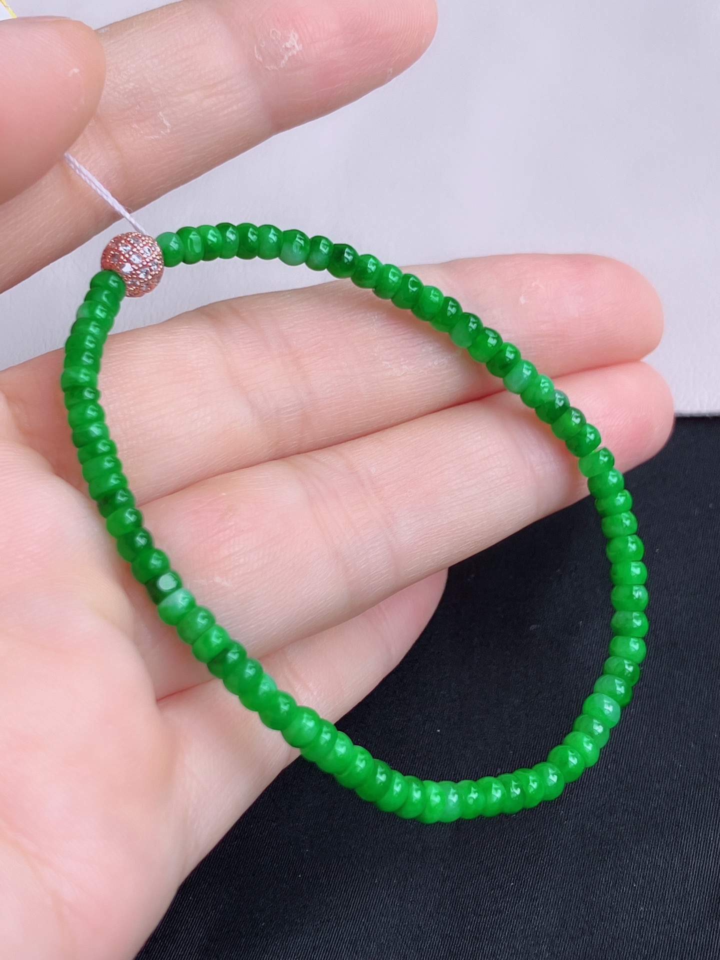 ️，翠绿手链，细腻精致，尺寸3.8，自然光实拍