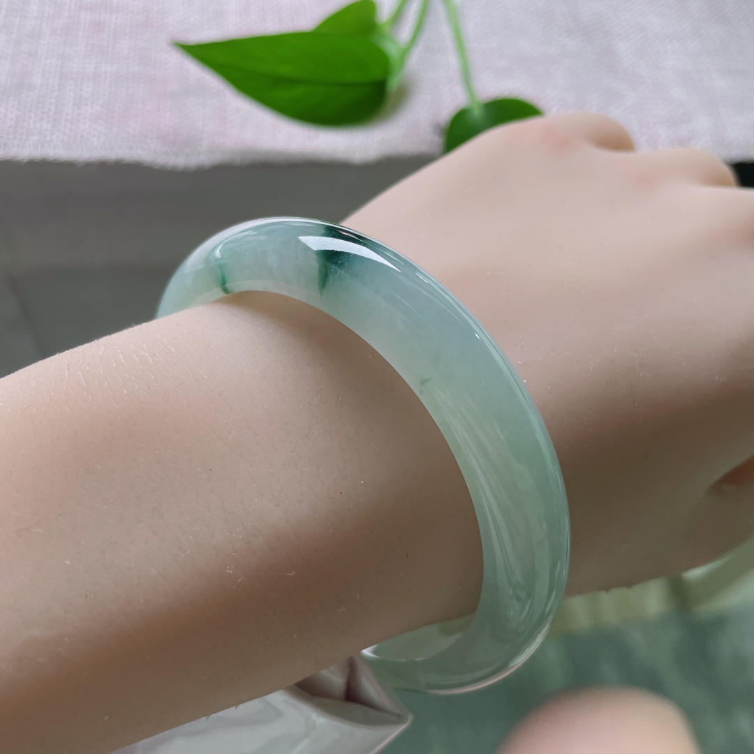 56.8/11.7/7.8飘花正圈，冰润细腻，种老，一抹飘花，如诗如画，无裂，ss50464a