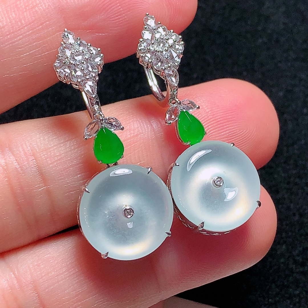 ️18k金镶嵌冰种高质量平安扣耳坠，种老水头好，又冰又润，饱满无裂：35.4/14.1/7.4mm