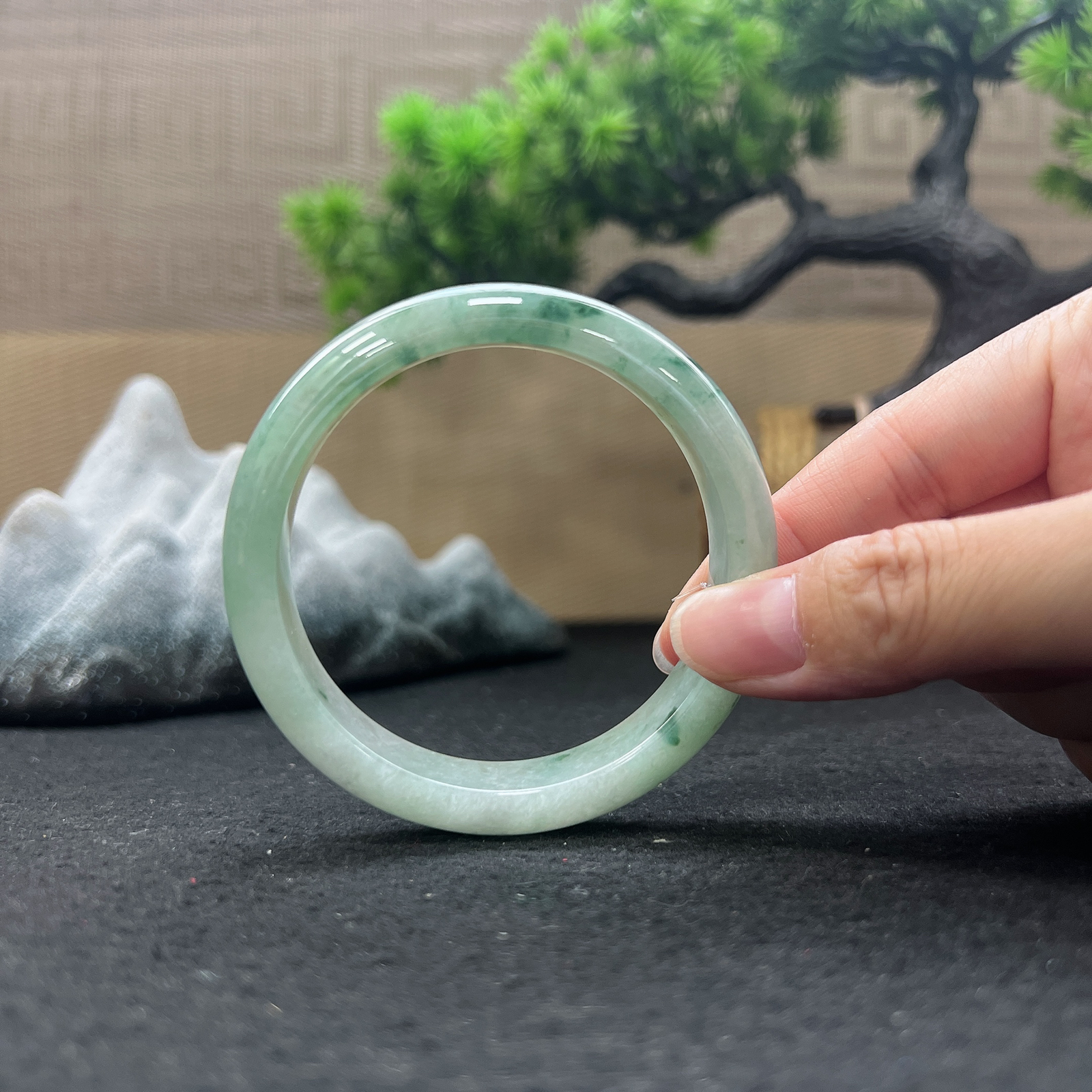 57圈口正圈飘花手镯