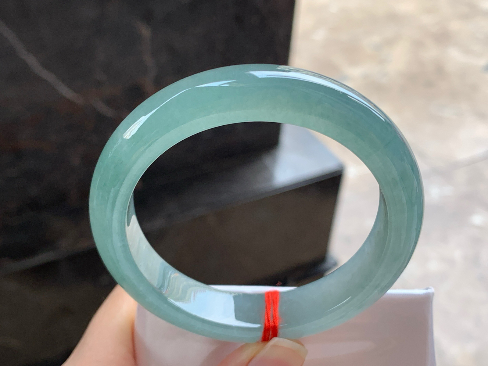 55.5-12.8-8.7

冰蓝水手镯^_^鲜艳