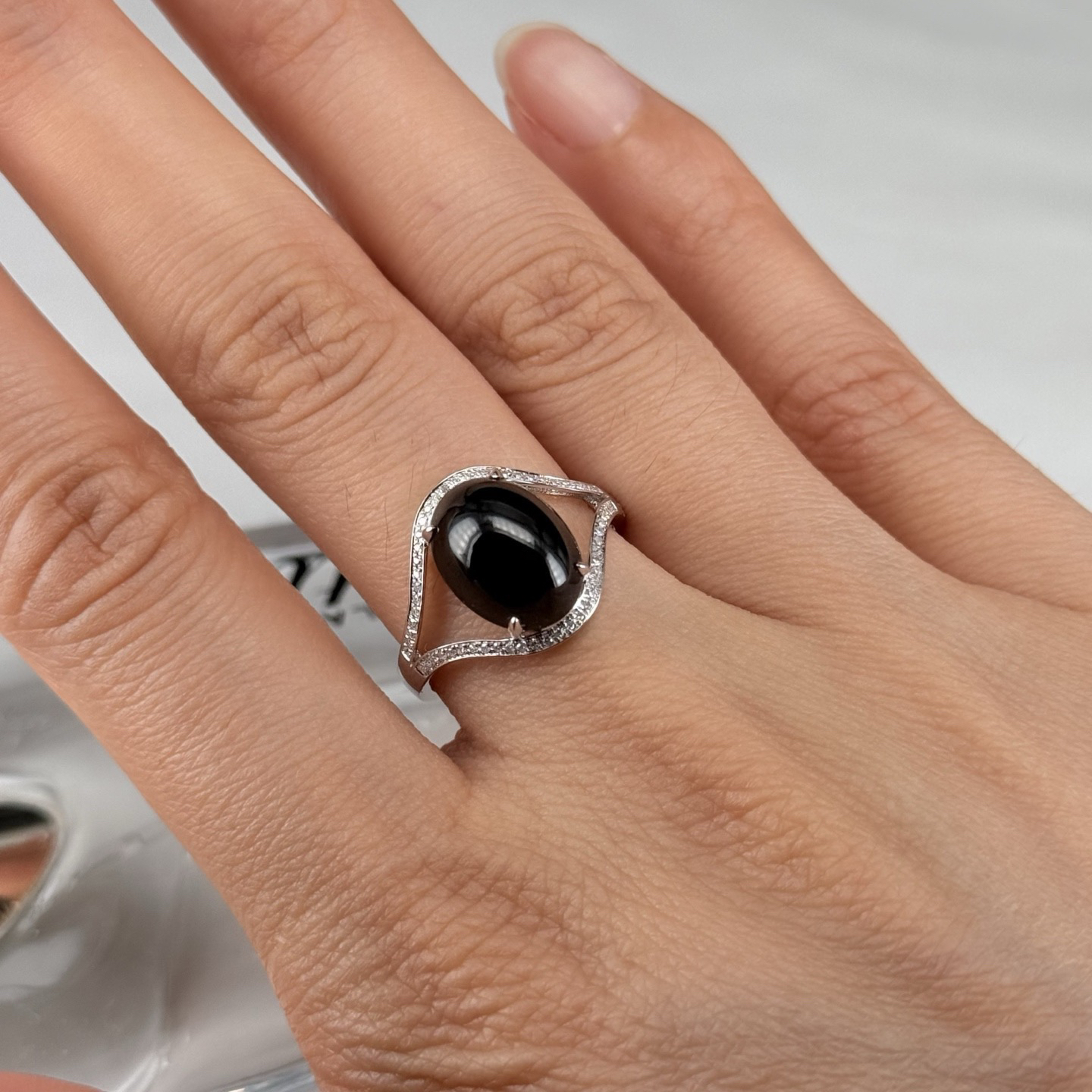 精品18k墨翠蛋面女戒 种好色正 黑度极好 打灯通透 油性十足 尺寸11.6