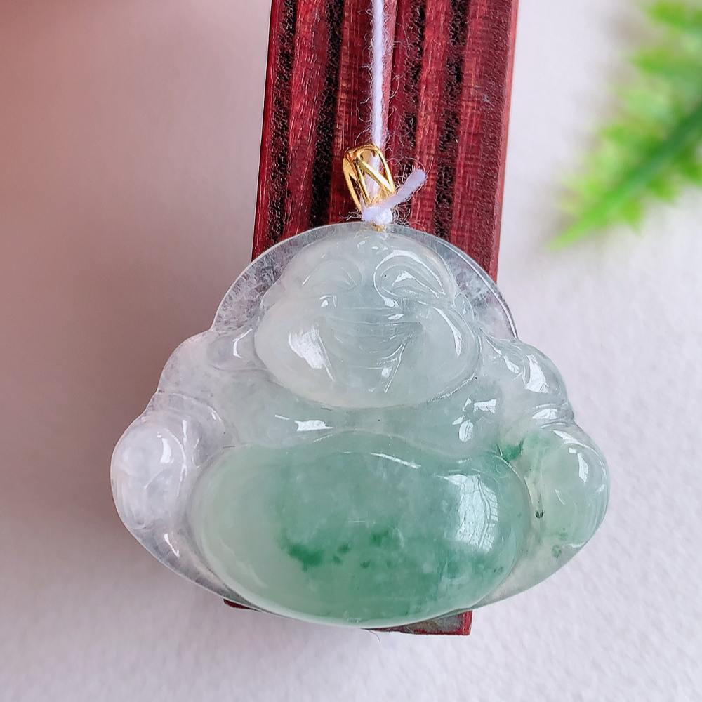 18k金扣冰润佛公挂件 玉质细腻  笑佛面相喜庆，开怀大笑，憨态可掬。惟妙惟肖，寓意福禄双全，吉祥美满，笑口常开 W1415.22尺寸：25.6-27.2-5.8mm