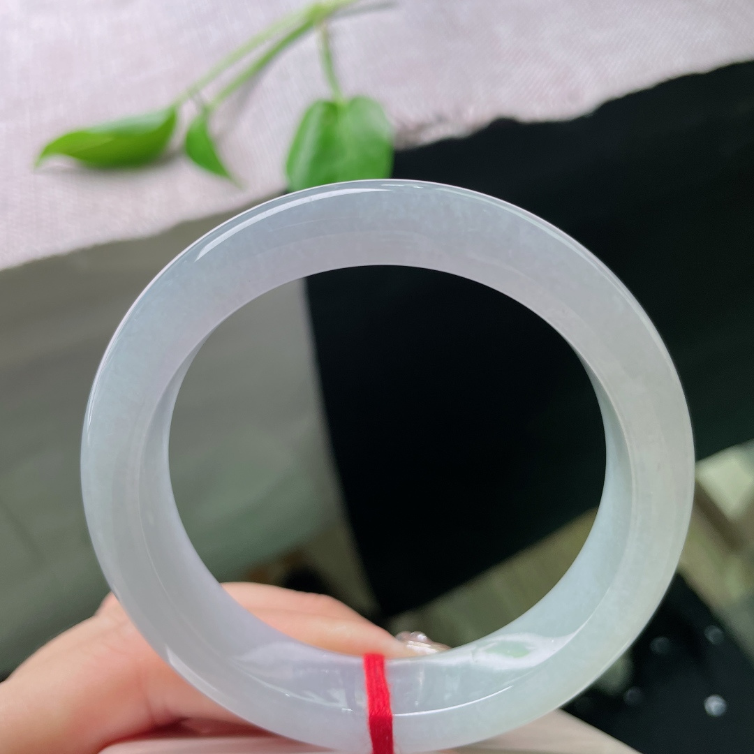 57.5/12.5/8.1。微紫底正圈，干净清润，种老，淑雅。芳卿可人，有棉线，ss48489a