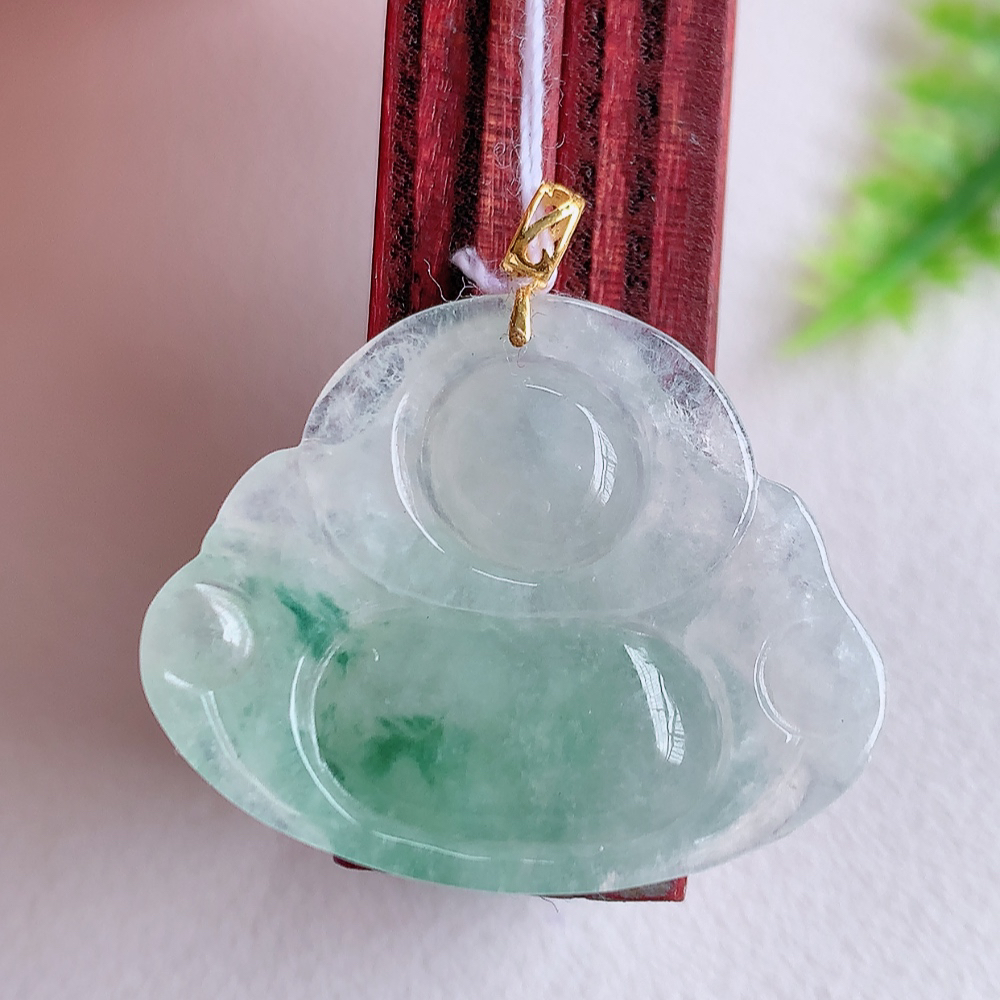 18k金扣冰润佛公挂件 玉质细腻  笑佛面相喜庆，开怀大笑，憨态可掬。惟妙惟肖，寓意福禄双全，吉祥美满，笑口常开 W1415.22尺寸：25.6-27.2-5.8mm