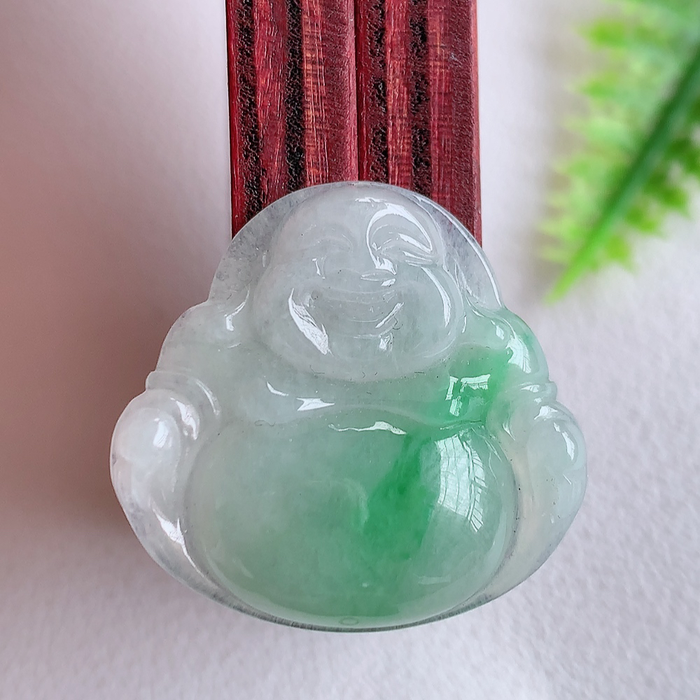 冰润佛公翡翠吊坠，澄净美好的冰润福佛，水足丰盈，灵润、细腻，表情刻画入木三分，盈满欢喜， W357.22尺寸：24.2-25.5-4.8mm