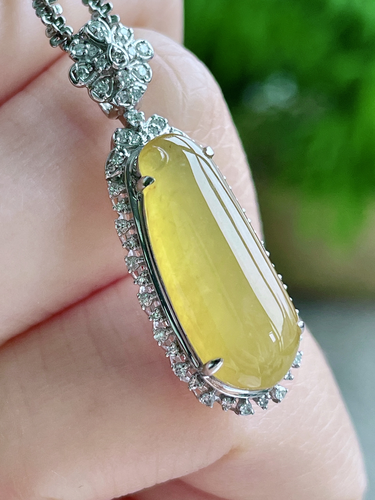 【镶嵌】冰黄翡福瓜吊坠  
【说明】缅料 18k金镶嵌 性价比高  
【整体】31.8-10.8-