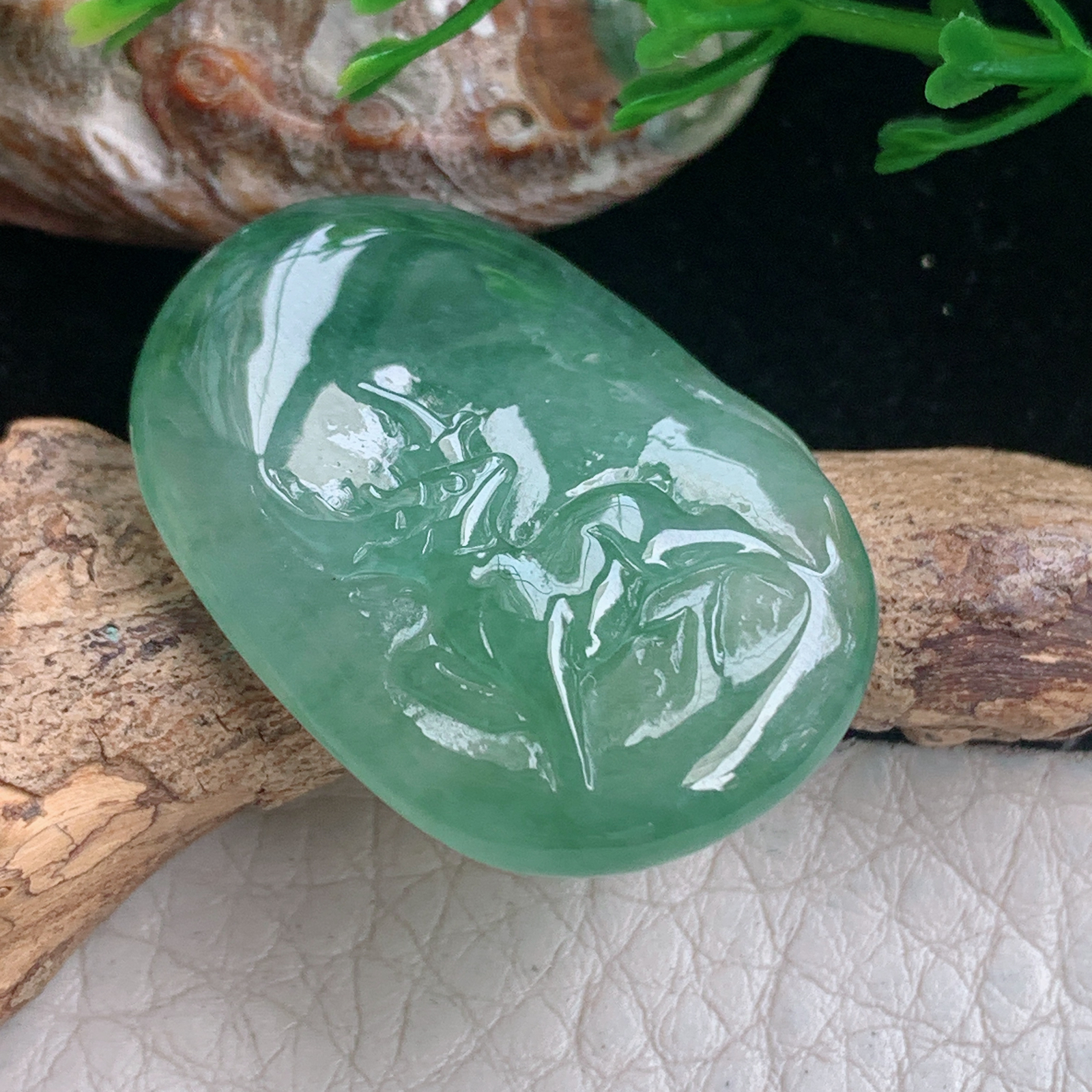 lz实拍30*21.6*6.5天然缅甸翡翠冰绿一路平安，一路顺玉吊坠 玉挂件