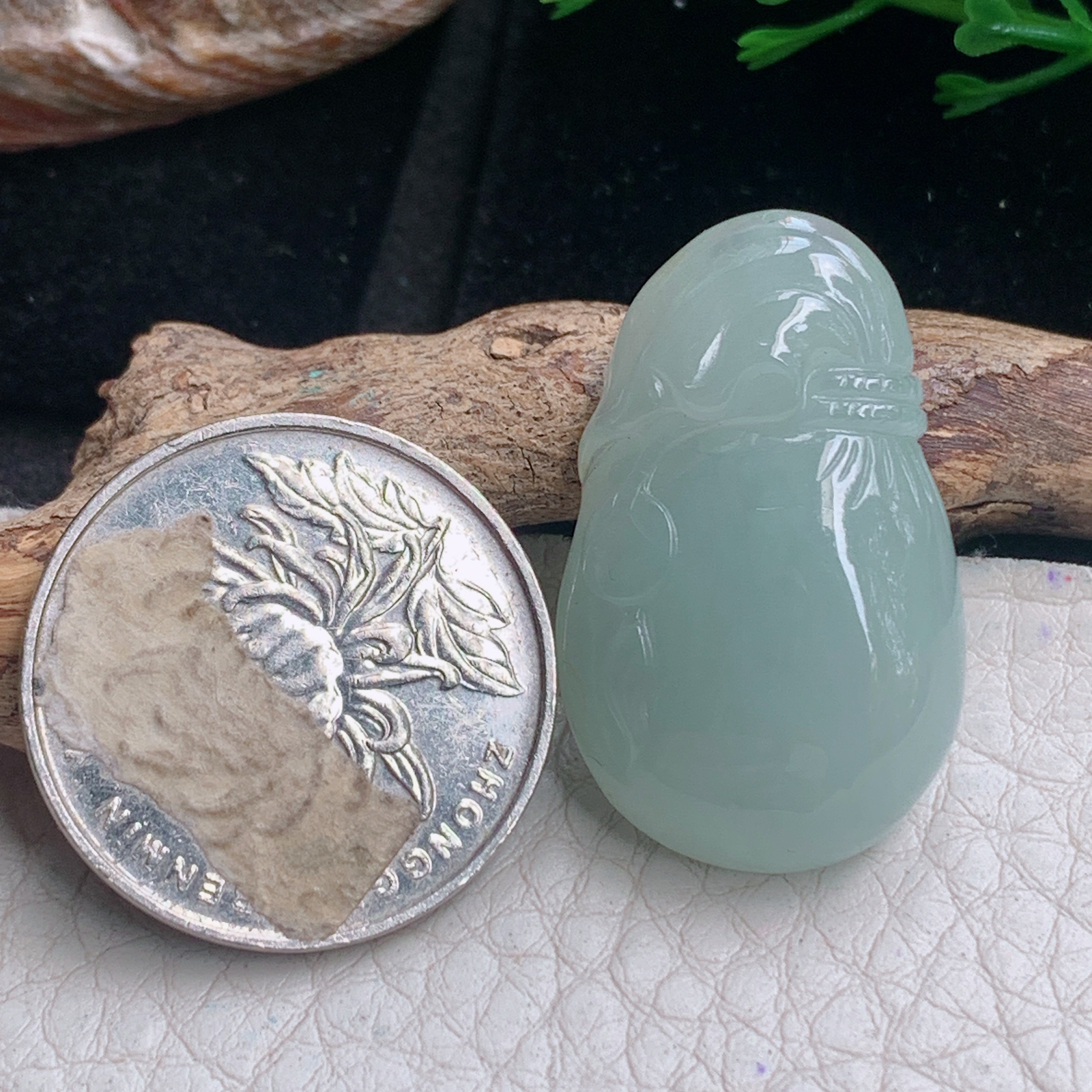 lz实拍31*19*8.2天然缅甸翡翠冰晴饱满钱袋 招财袋玉吊坠 玉挂件