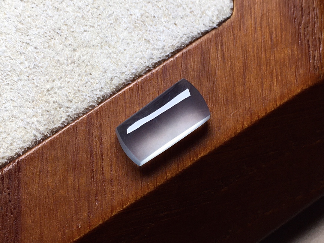 ️ 玻璃种马鞍，底子干净，冰透感十足，无裂，尺寸10.7/5.5/3.5