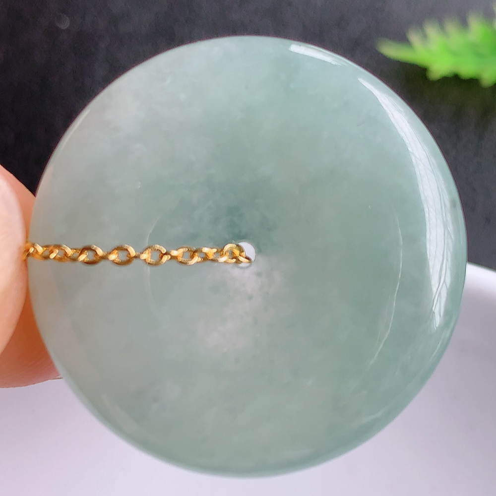 冰润平安扣挂件 吊坠 质地细腻，温润而泽，精雕平安扣光滑圆润，平安扣佑平安，赋予平安无事的意念，寓意守护，随心如意，无事无忧  W1415.22尺寸：29.8-5.4mm