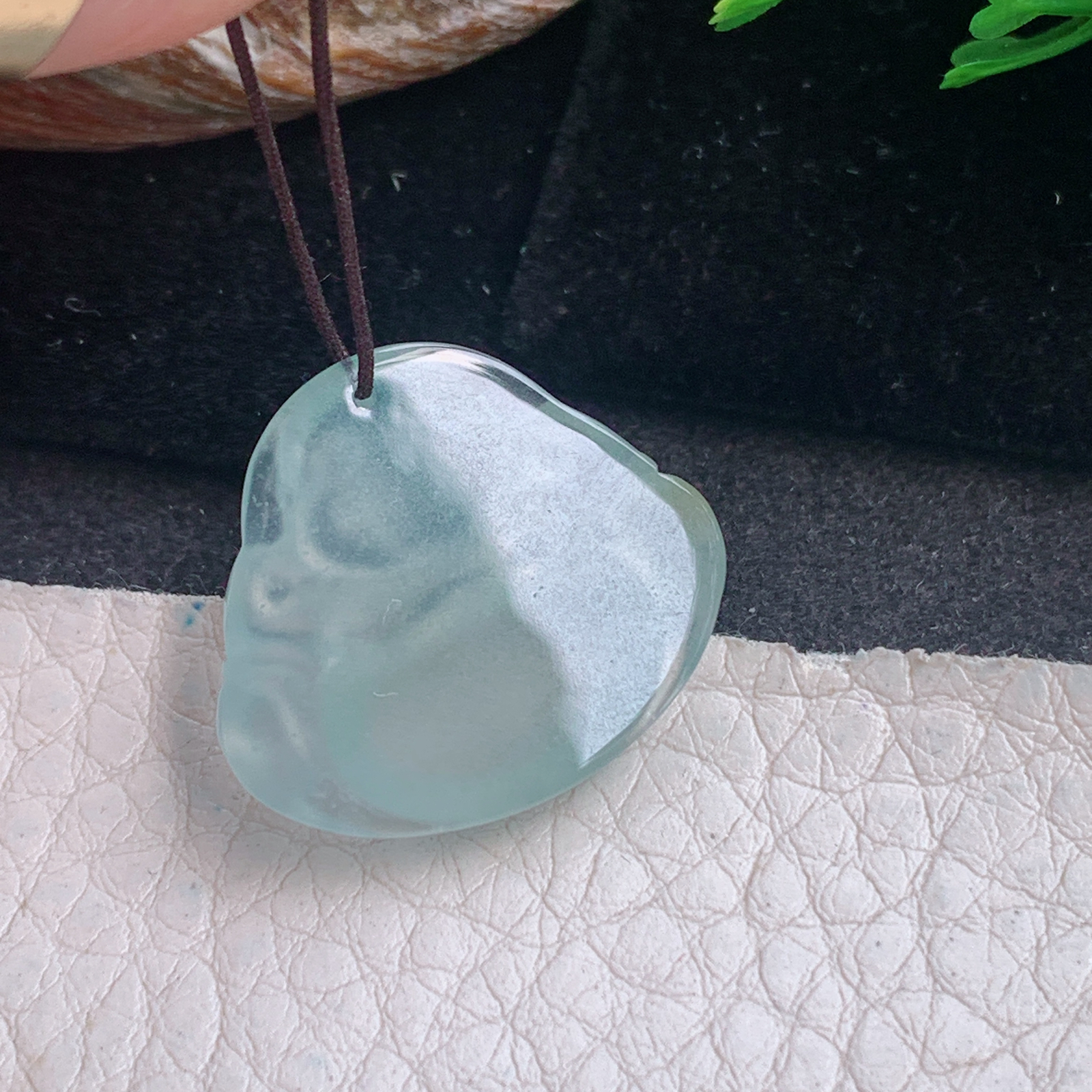 lz实拍20.8*23.7*5.3天然缅甸翡翠浅绿冰种佛公大肚佛玉吊坠 玉挂件