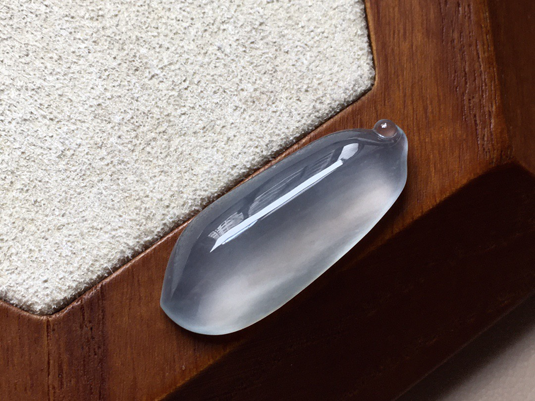 翡翠冰种白色福瓜