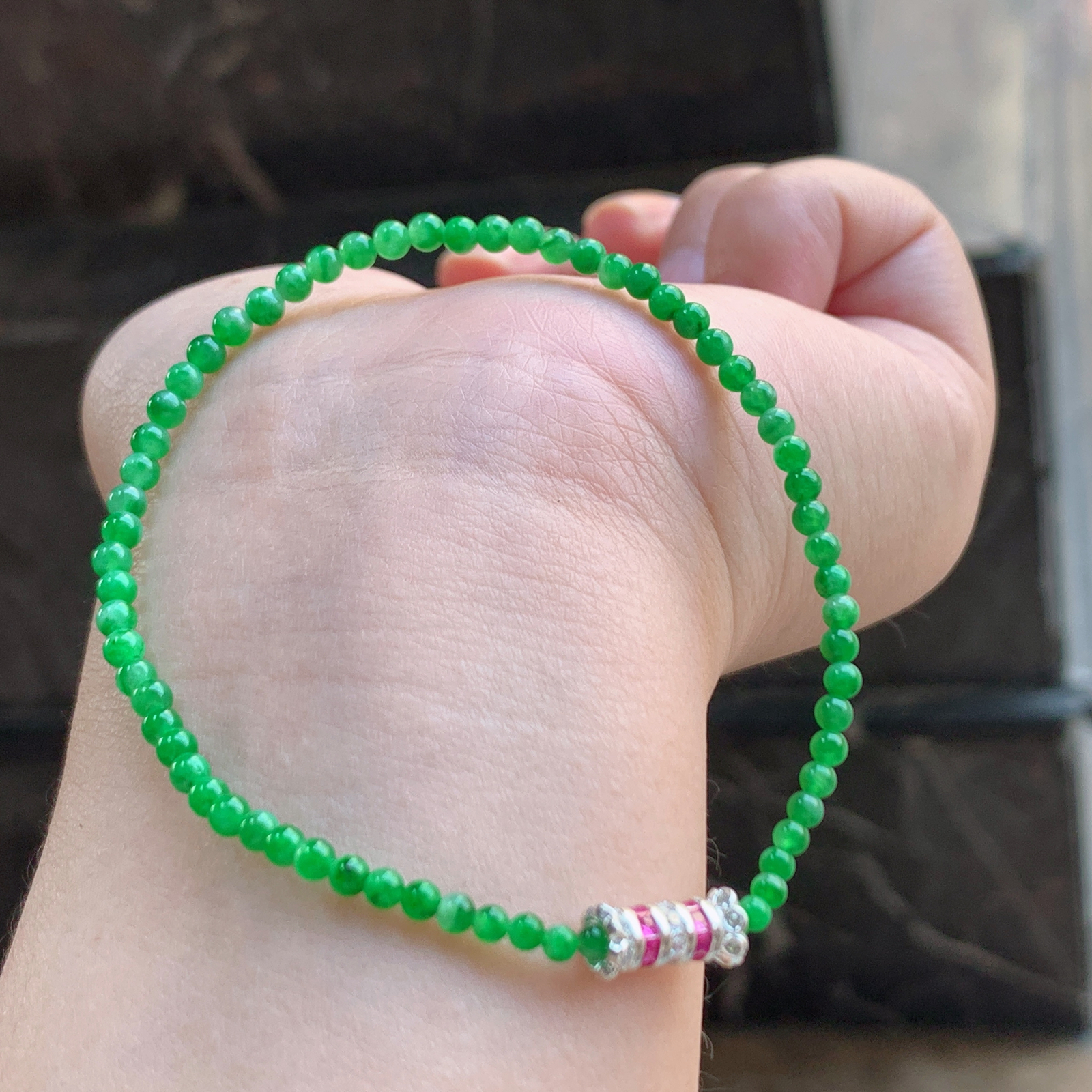 阳绿小米珠手串