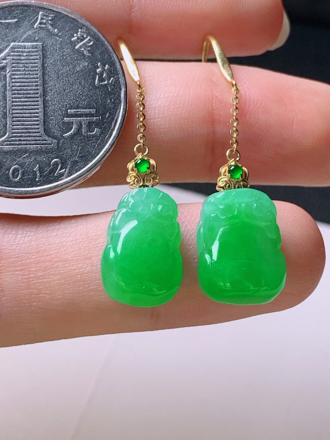 ️ 冰阳绿貔貅耳坠，无裂色阳饱满，裸石12.6-9.8-7.4