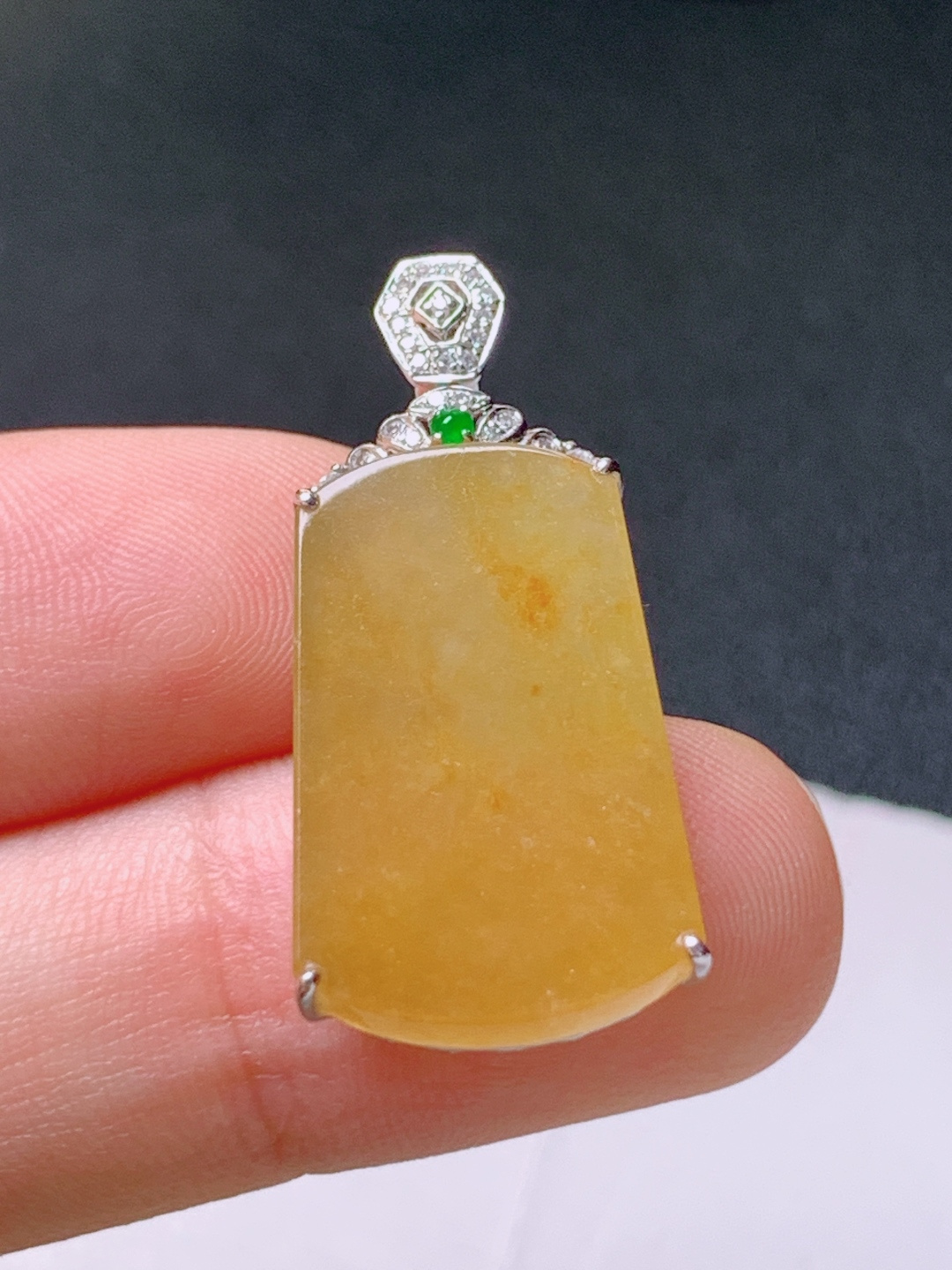 ️ 冰黄翡无事牌吊坠，无裂色正，裸石21.2-13.5-3.530.1-5.1