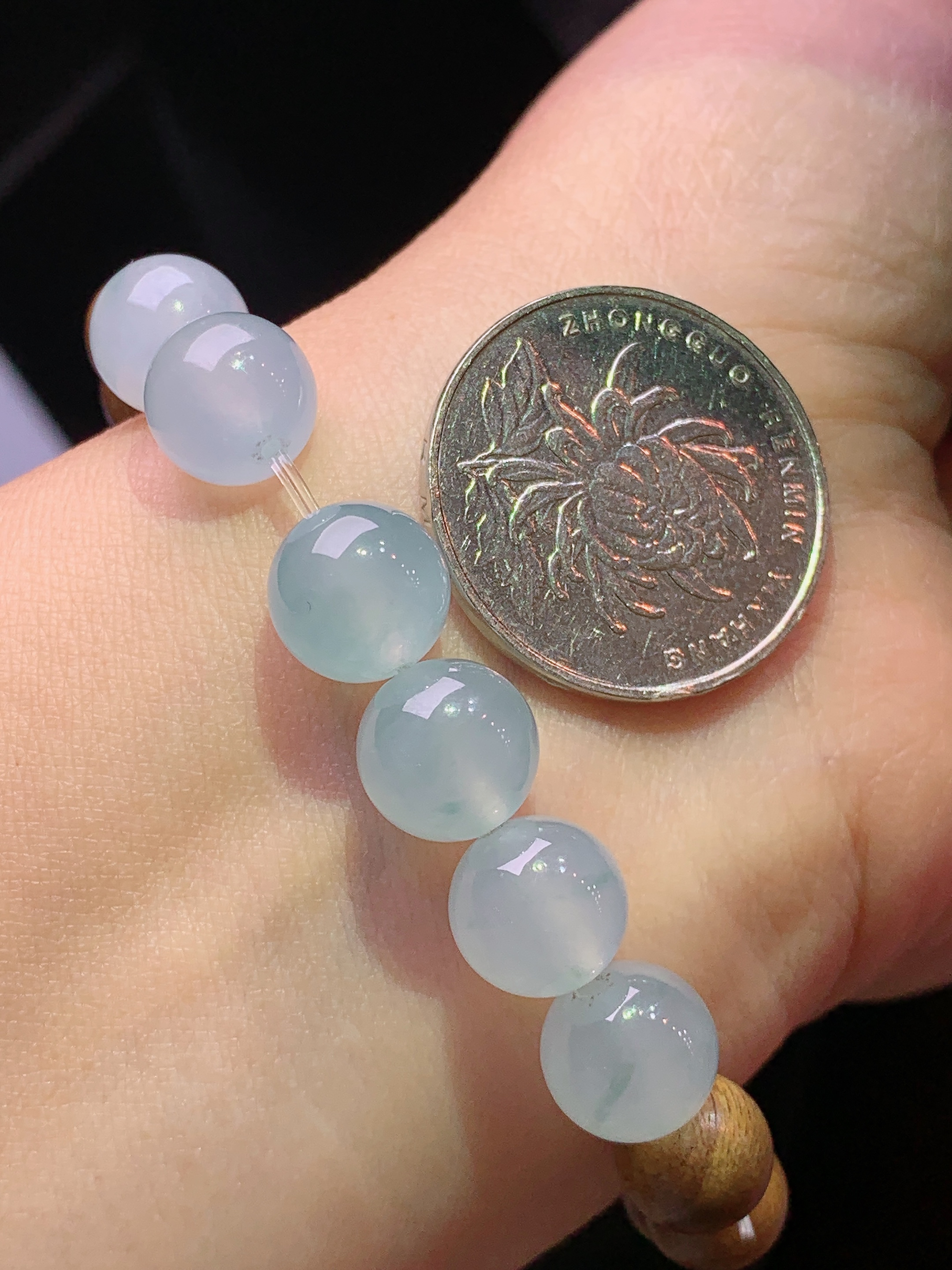 冰种圆珠手链 玉质细腻 色泽艳丽清新 水润亮眼 整体尺寸9.8c1