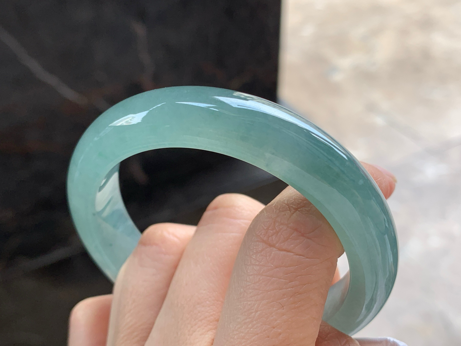 55.5-12.8-8.7

冰蓝水手镯^_^鲜艳