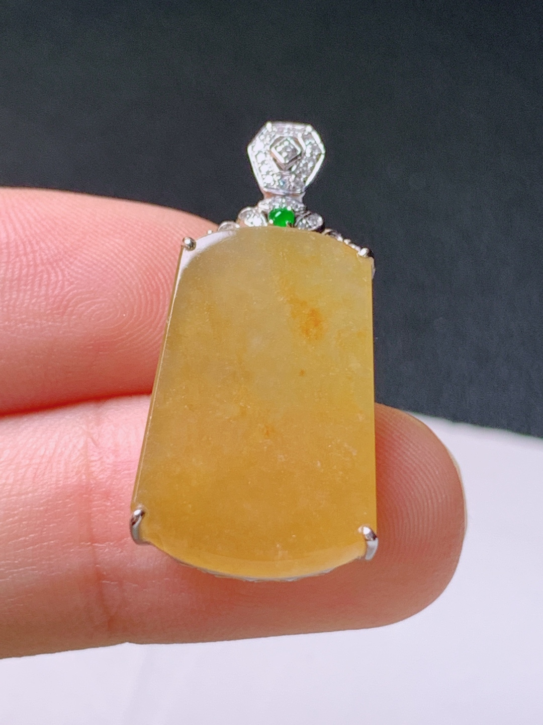 ️ 冰黄翡无事牌吊坠，无裂色正，裸石21.2-13.5-3.530.1-5.1