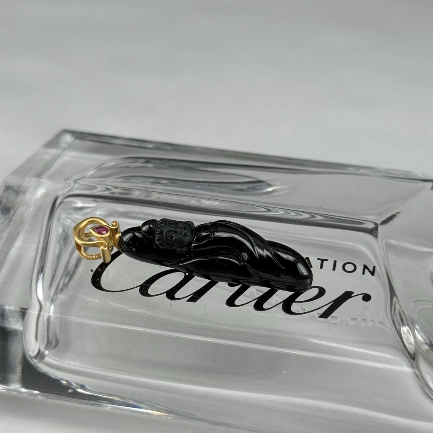 墨翠宝宝观音 种好色正 黑度极好 打灯通透油性十足 尺寸39.4