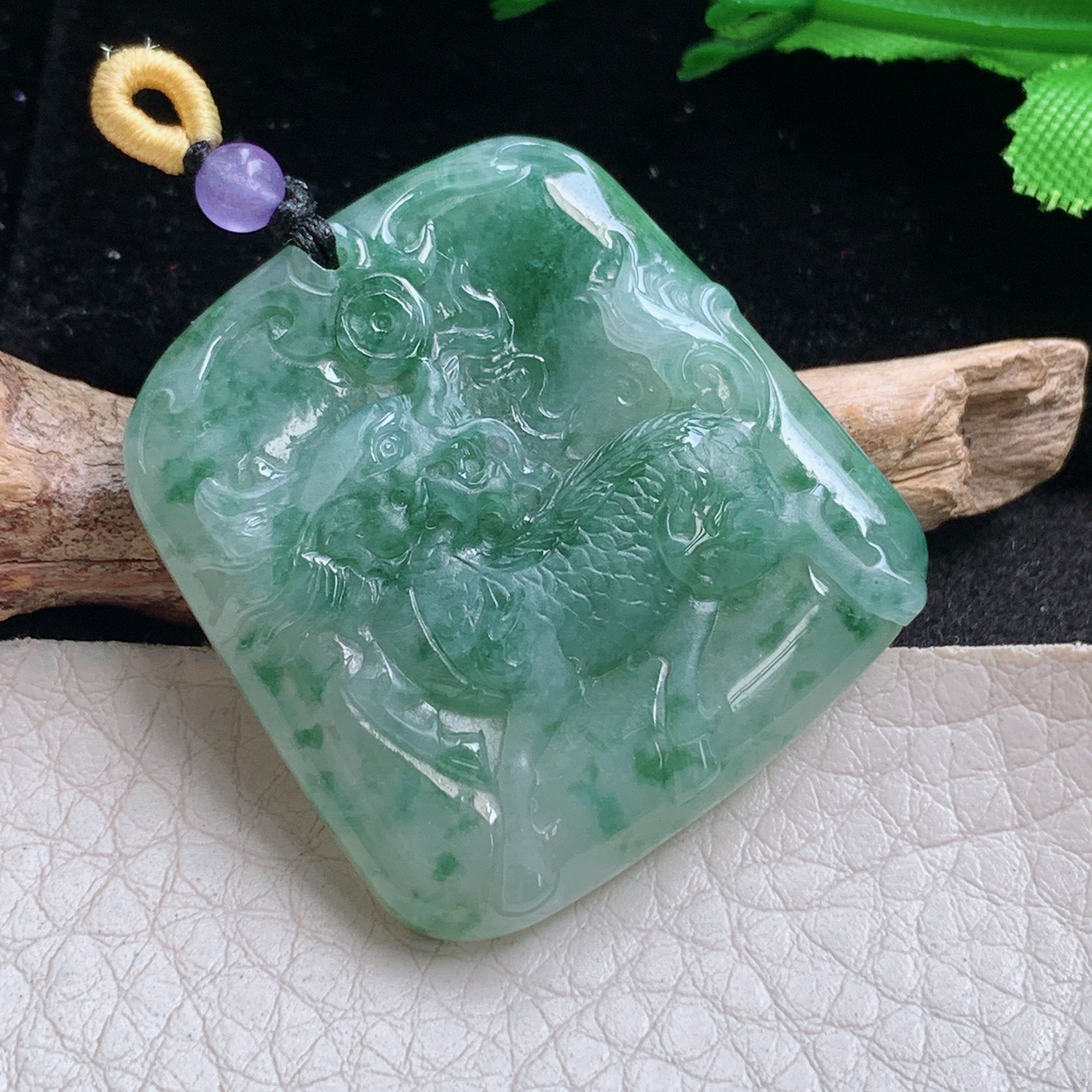 实拍t35*33*7.3缅甸翡翠A货精雕冰飘花立体麒麟 瑞兽麒麟玉吊坠 玉挂件