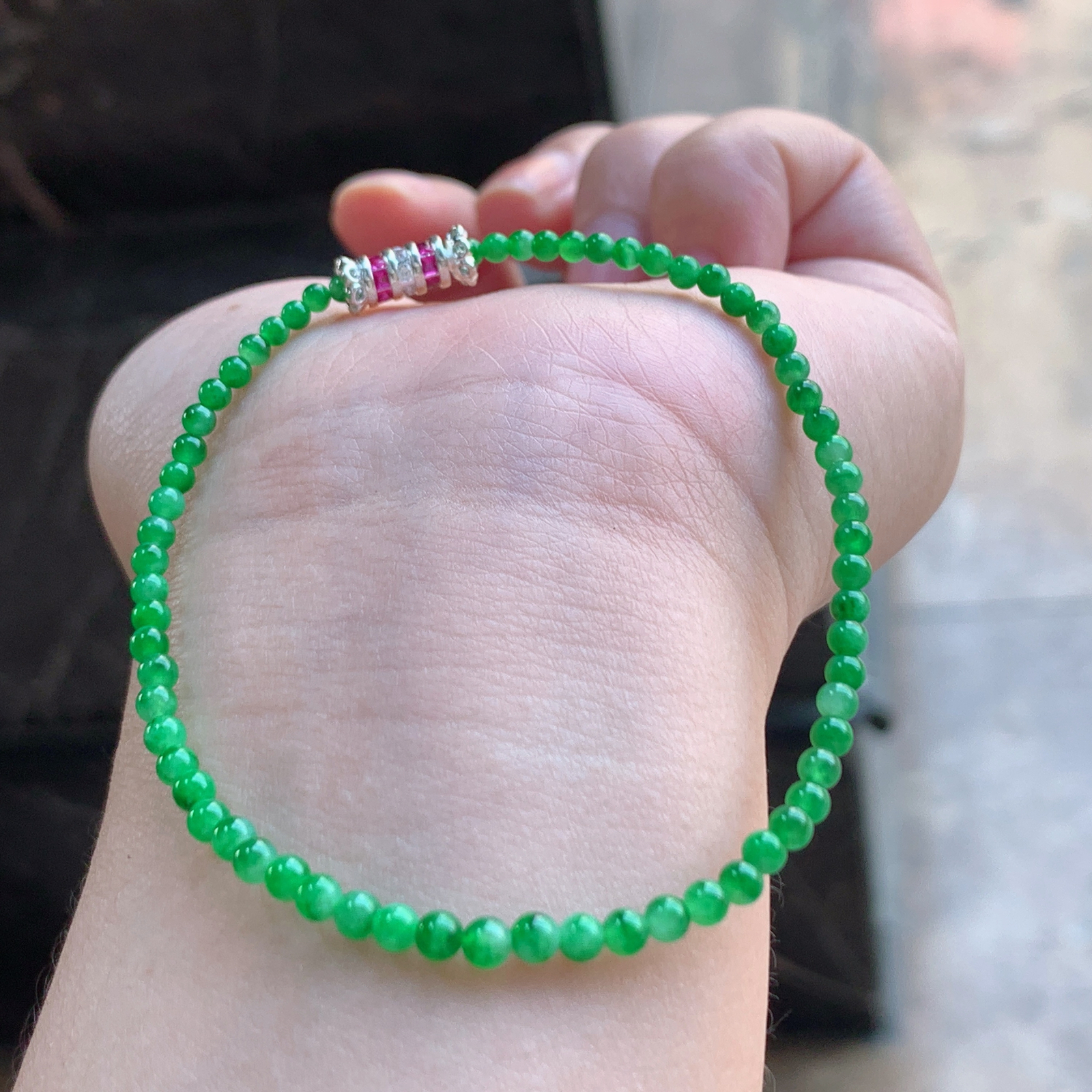 阳绿小米珠手串