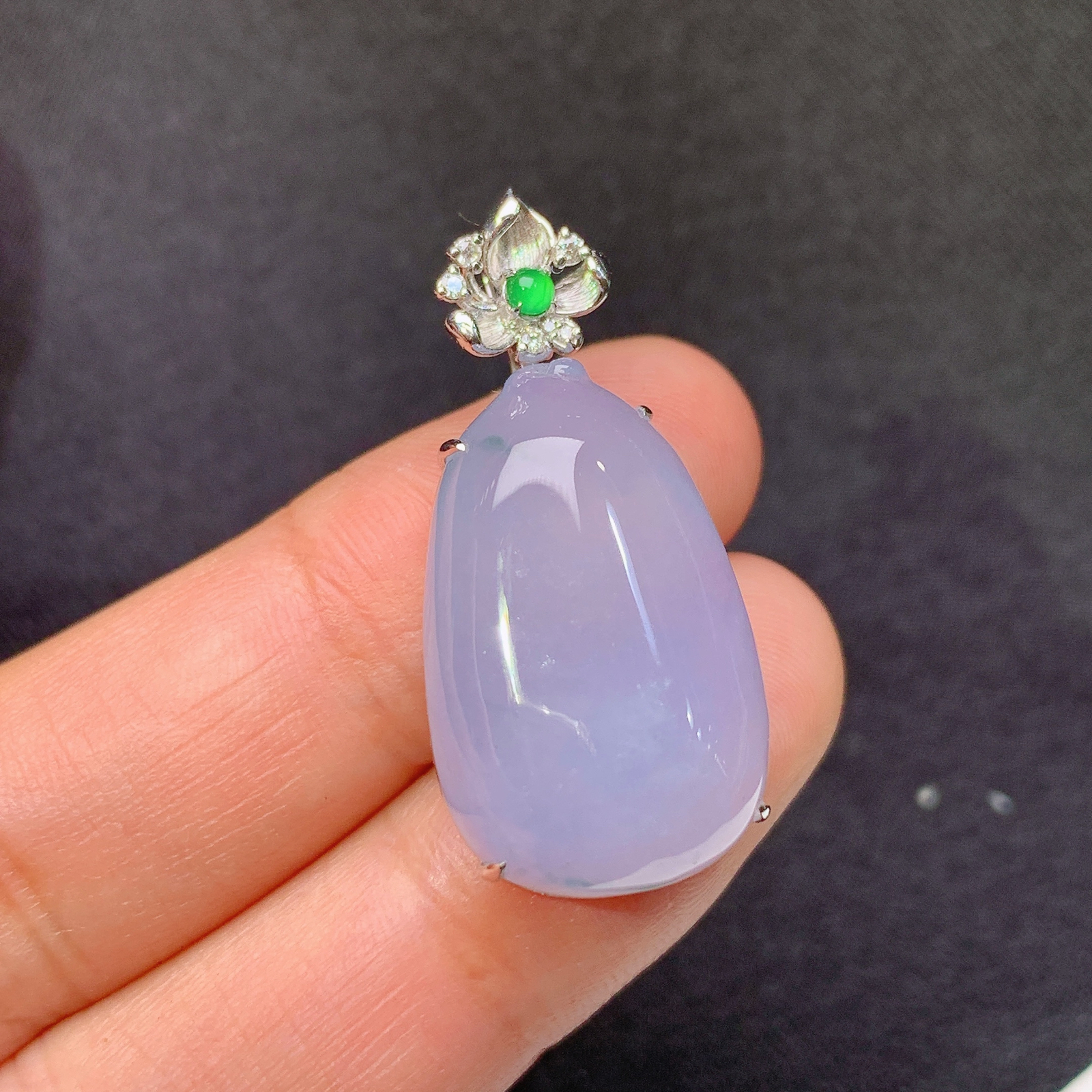 冰淡紫罗兰福瓜吊坠，18k金镶嵌，温润细腻，颜色鲜艳，By3 尺寸31.2*14.8*9.7