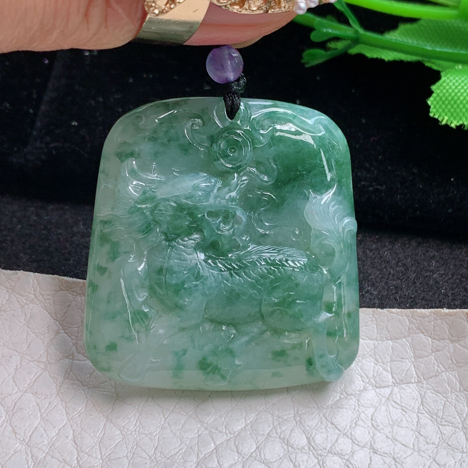 实拍t35*33*7.3缅甸翡翠A货精雕冰飘花立体麒麟 瑞兽麒麟玉吊坠 玉挂件