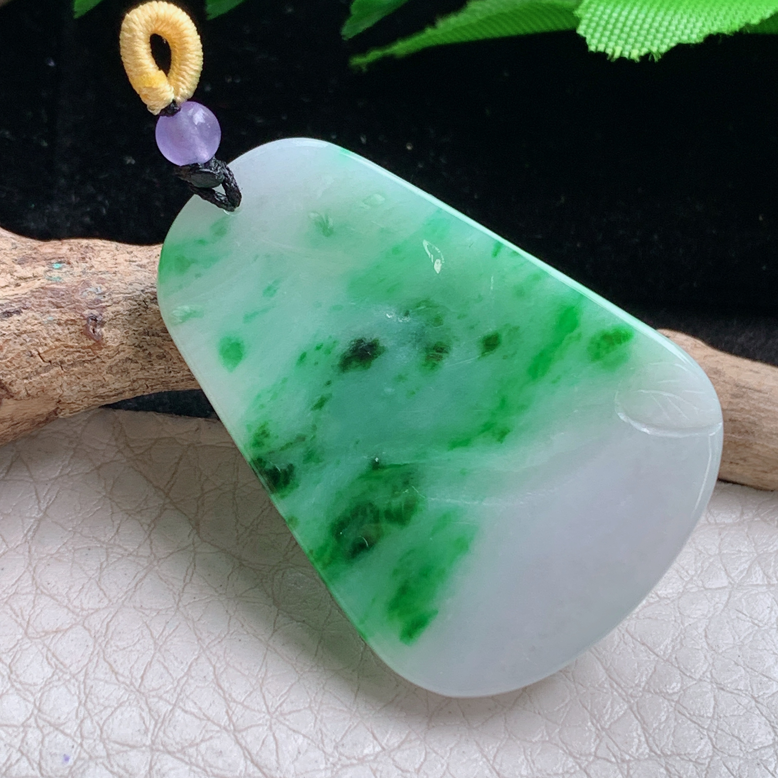 t实拍41*29.3*5.8缅甸翡翠A货精雕辣绿扭转乾坤 生肖立体牛玉吊坠 玉挂件