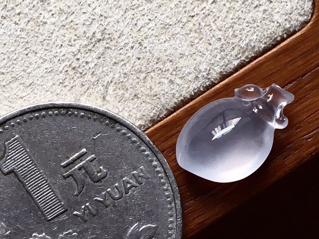 冰福瓜 小巧精致白皙透亮，尺寸13.8*8.6*5.4..