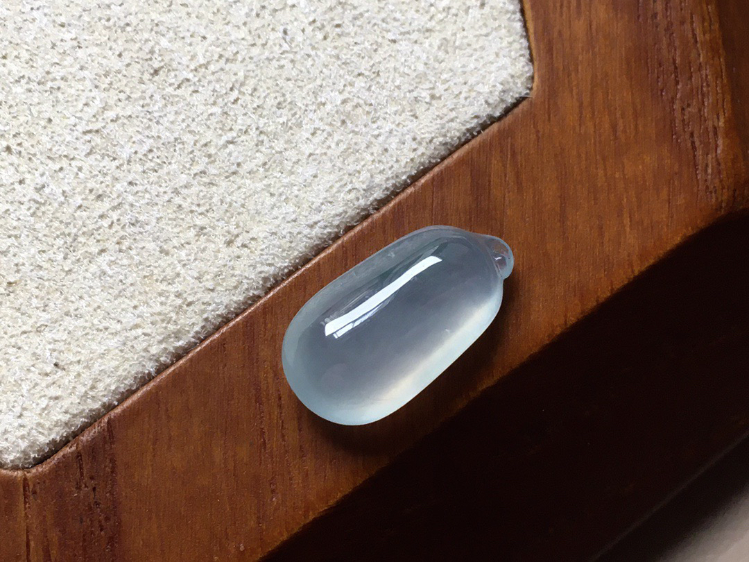 冰福瓜 种老起胶，底子水润，尺寸14.6*8*5.3..