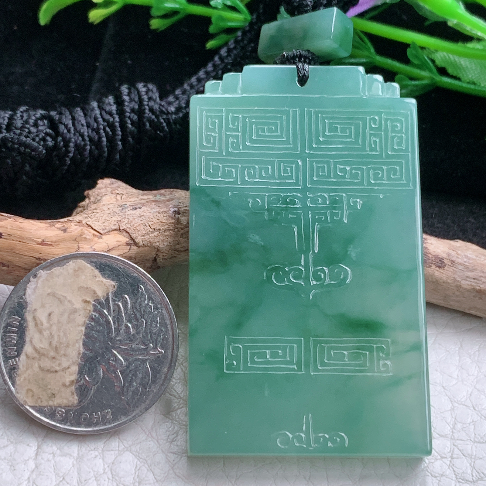 yl实拍55.5*32.8*5.6缅甸翡翠冰润雕花平安无事牌