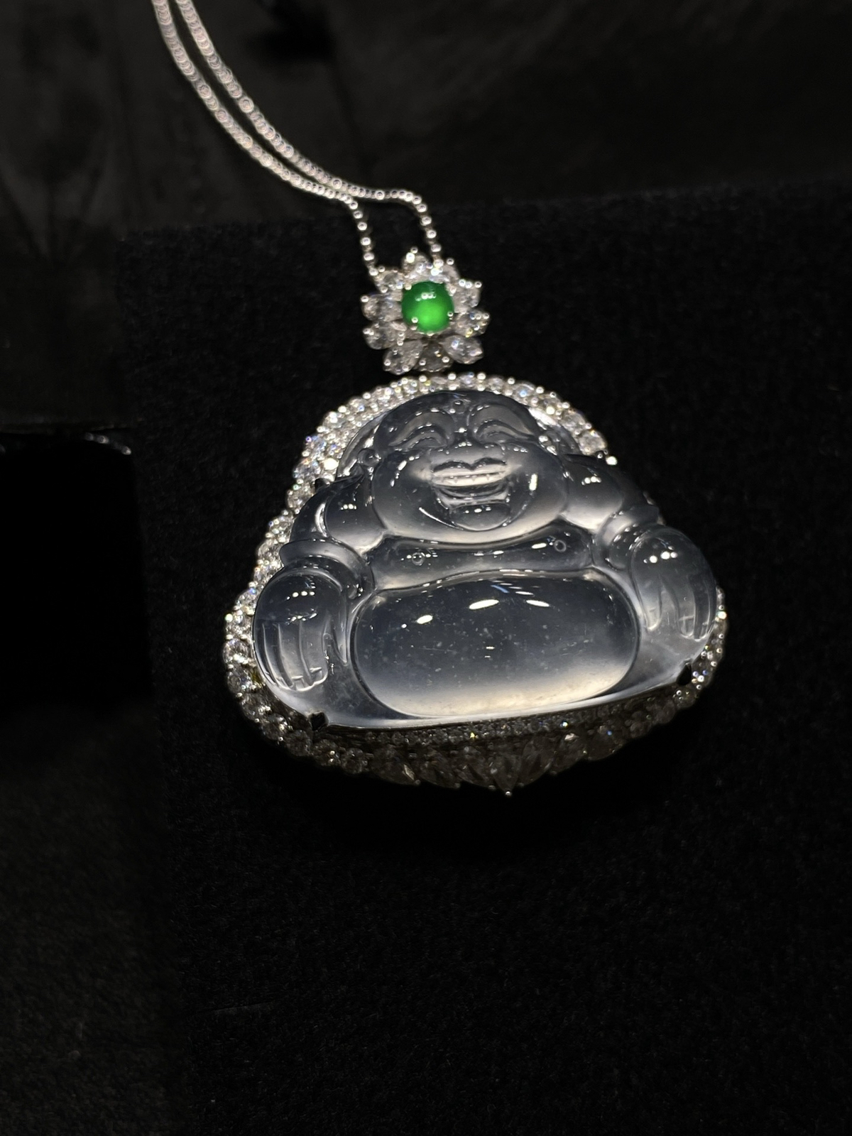 🤍白冰·佛公
18k金伴钻，饱满厚装玻璃种佛公，低调又自带高光～