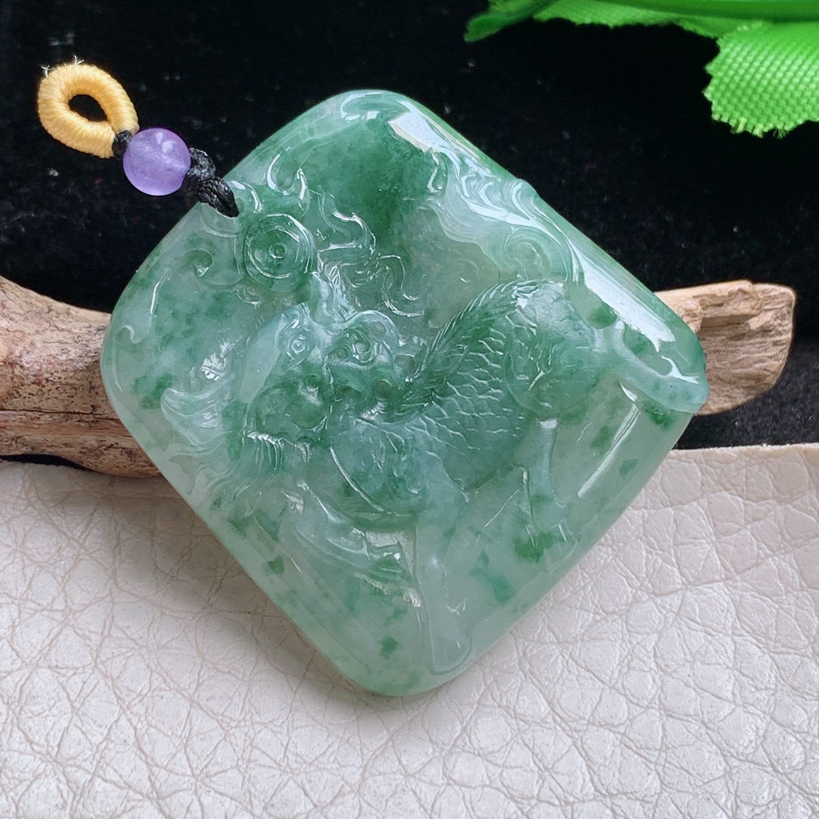 实拍t35*33*7.3缅甸翡翠A货精雕冰飘花立体麒麟 瑞兽麒麟玉吊坠 玉挂件