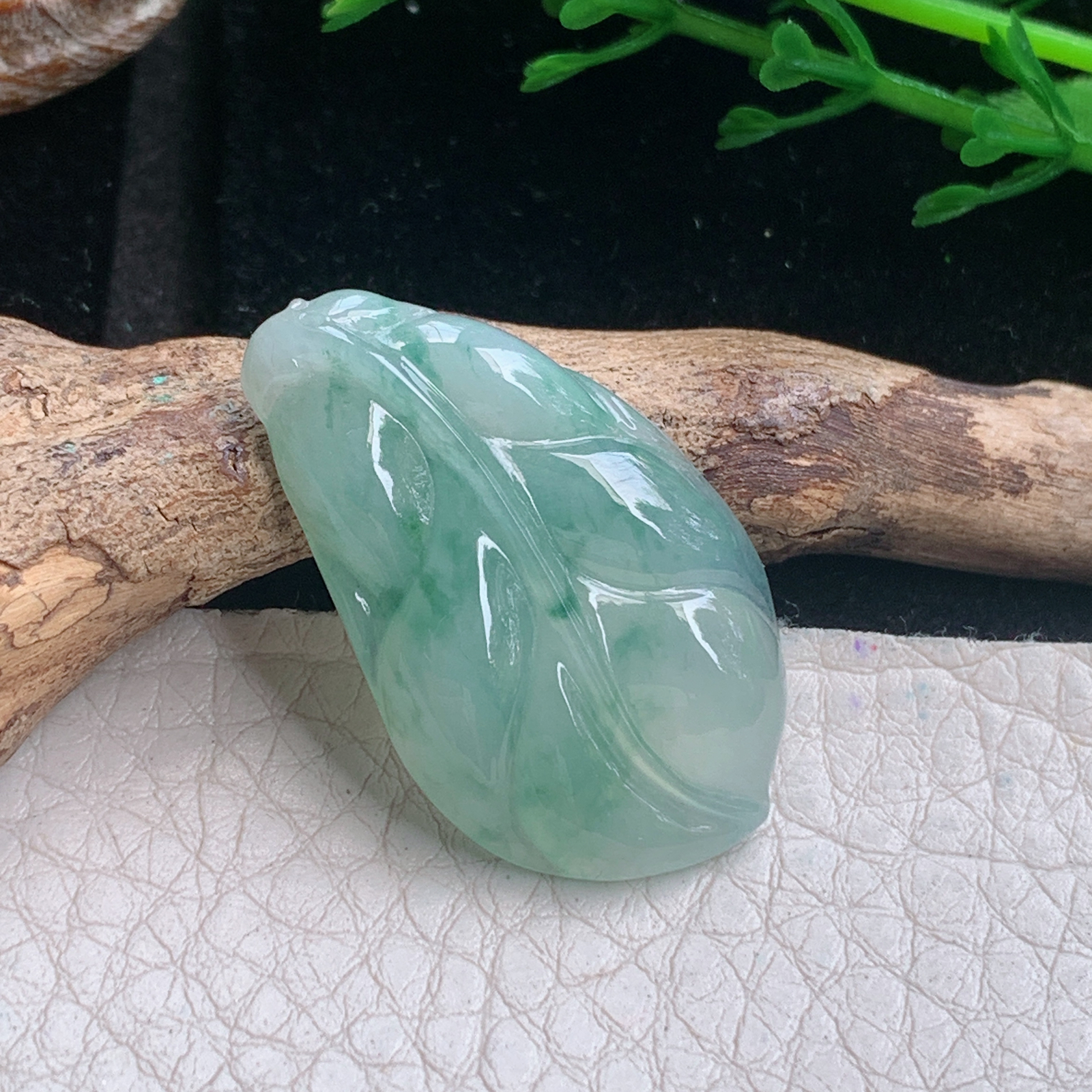 lz实拍33*19.8*4.8特色天然缅甸翡翠随形大业有成 叶子玉吊坠 玉挂件