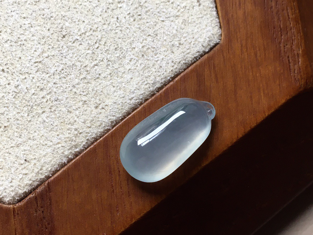 冰福瓜 种老起胶，底子水润，尺寸14.6*8*5.3..