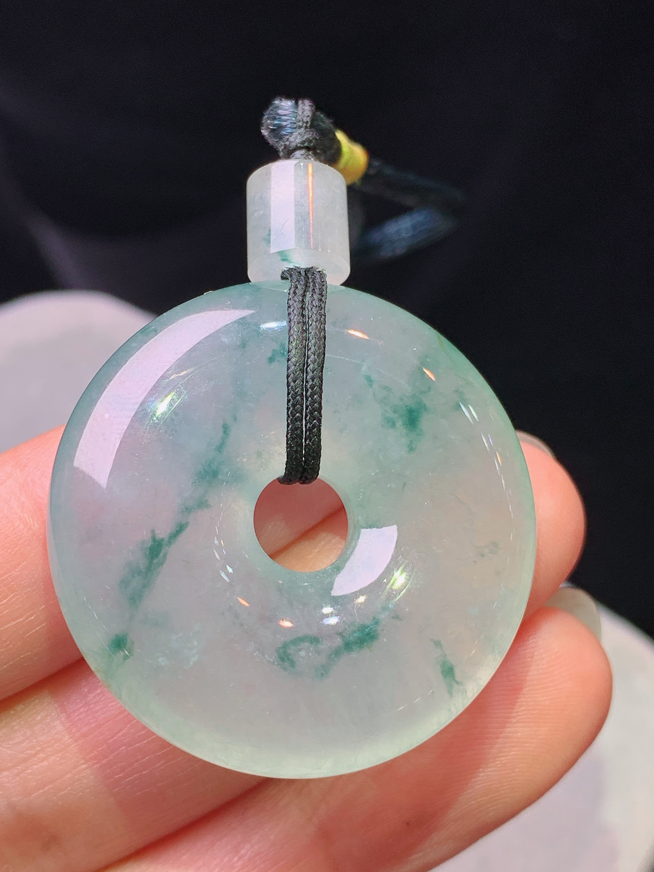 冰种飘花平安环吊坠 玉质细腻 色泽艳丽清新 水润亮眼 整体尺寸31.5*8j3