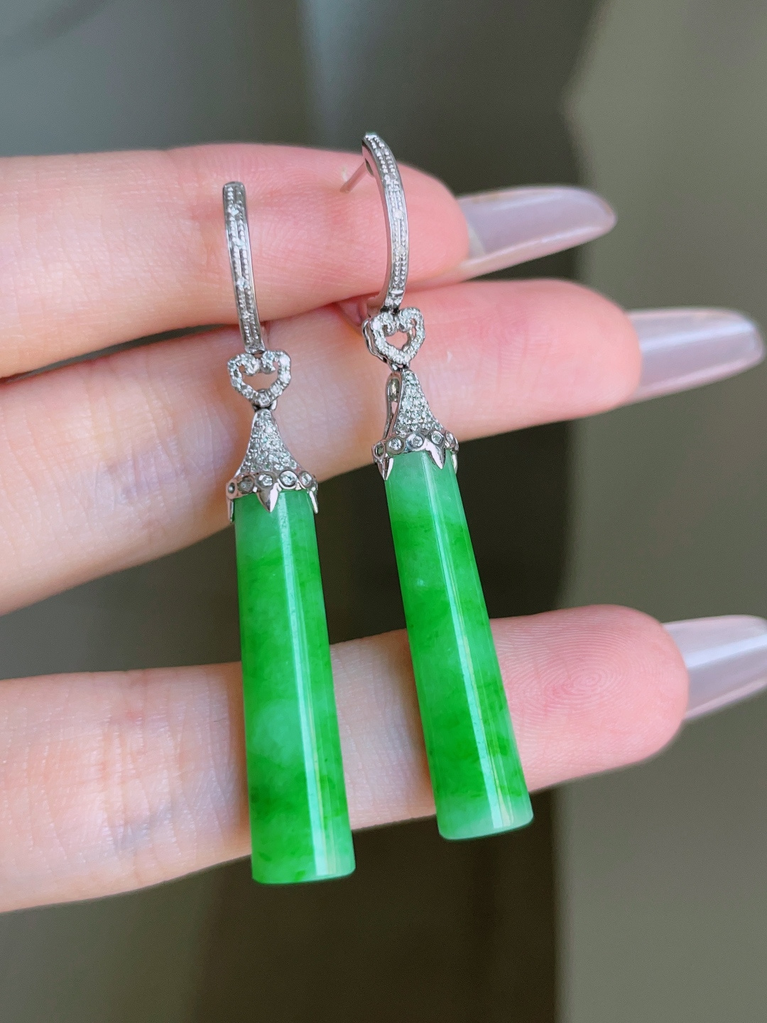 ️ 冰阳绿平安柱耳坠，色泽鲜艳，种老水润，18k金镶嵌 49.2/6.7/5.3，编号