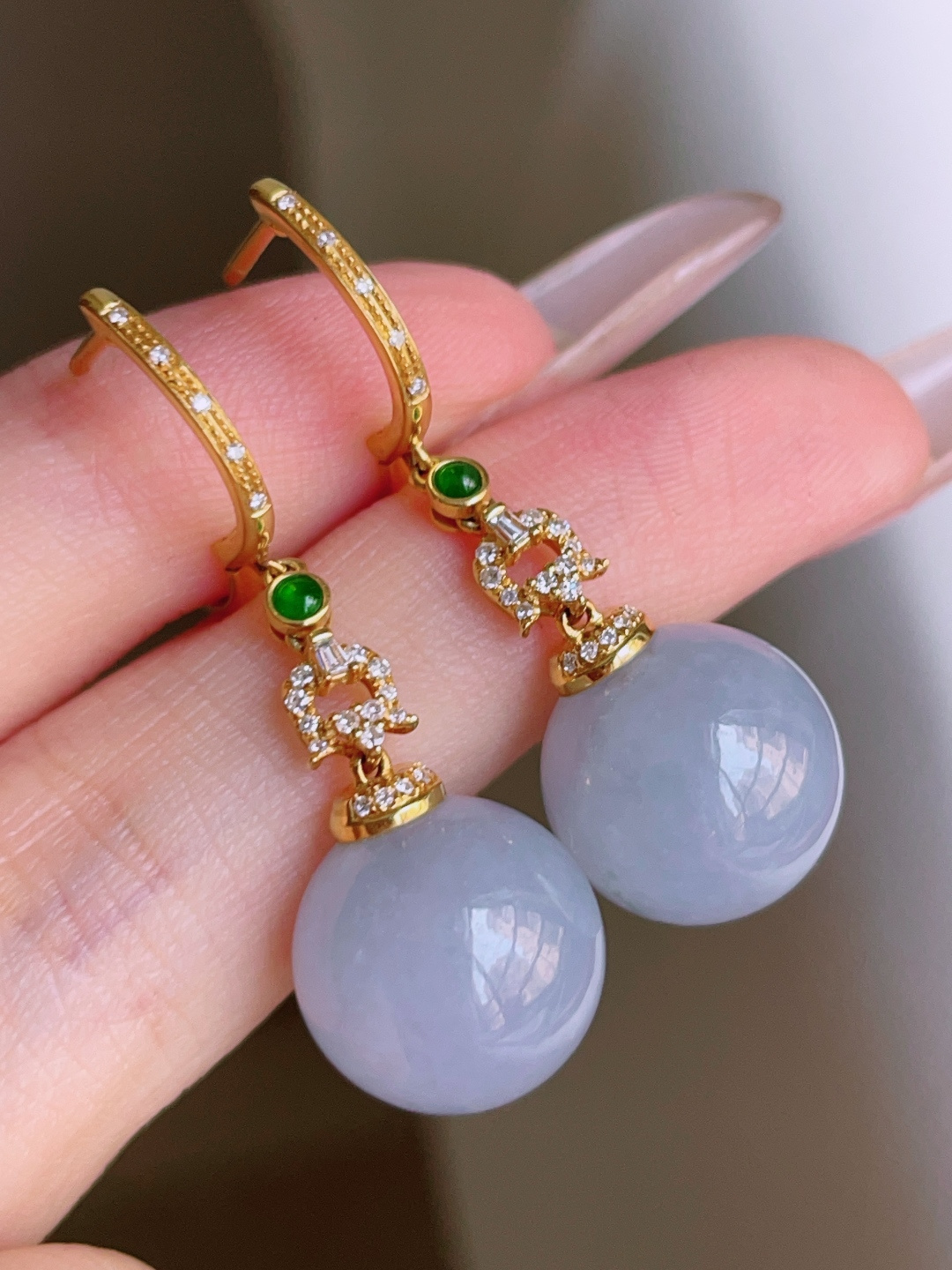 ️ 冰粉紫圆珠耳坠，色泽浓郁，种老水润，18k金镶嵌 36/12.5