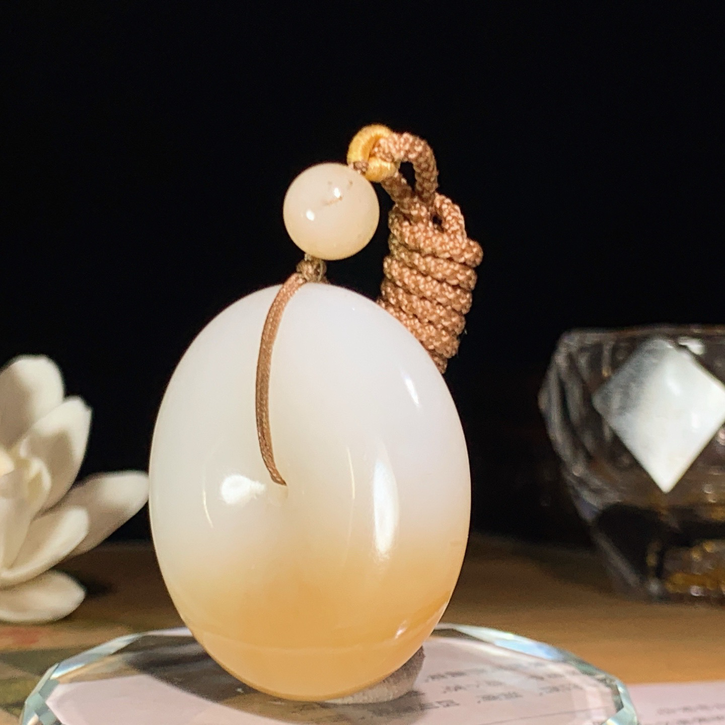 新疆和田玉且末糖平安扣挂件 尺寸43/12重48克！玉质细腻油润 底色纯净 脂粉好，品质好。lt26