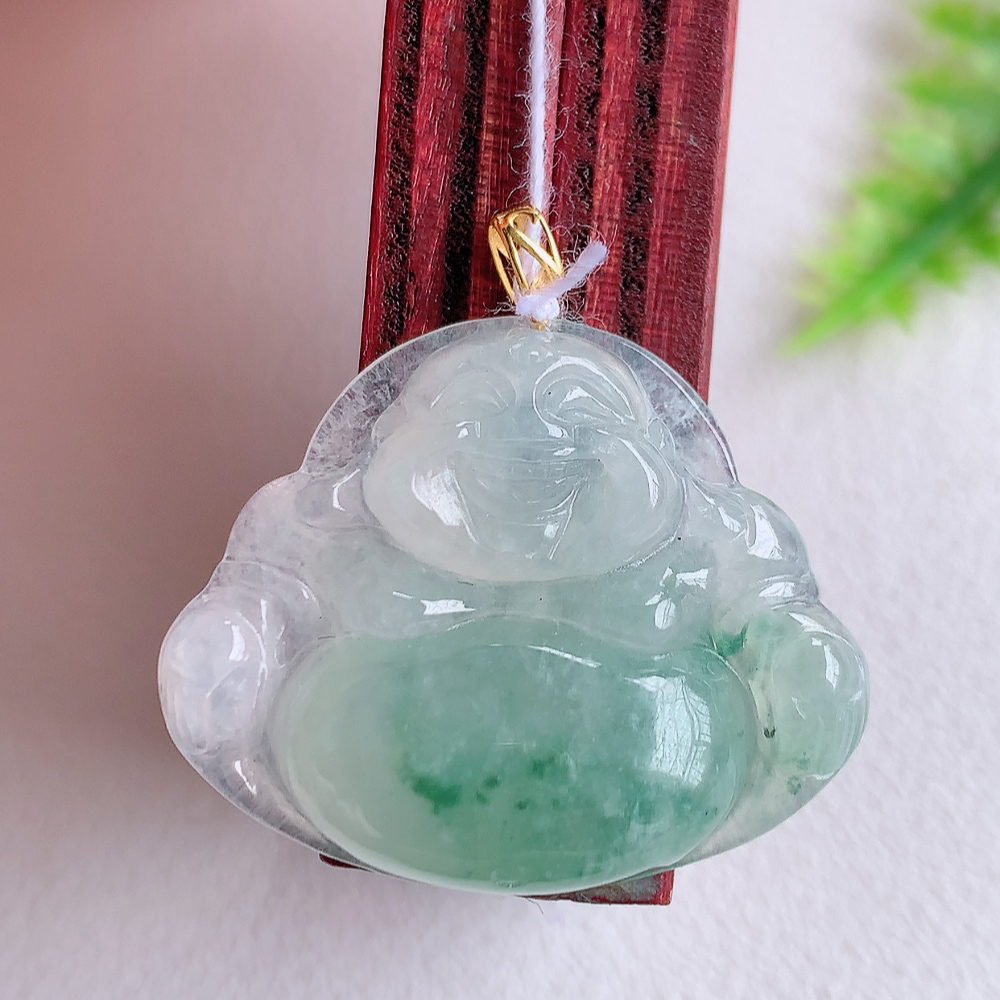 18k金扣冰润佛公挂件 玉质细腻  笑佛面相喜庆，开怀大笑，憨态可掬。惟妙惟肖，寓意福禄双全，吉祥美满，笑口常开 W1415.22尺寸：25.6-27.2-5.8mm