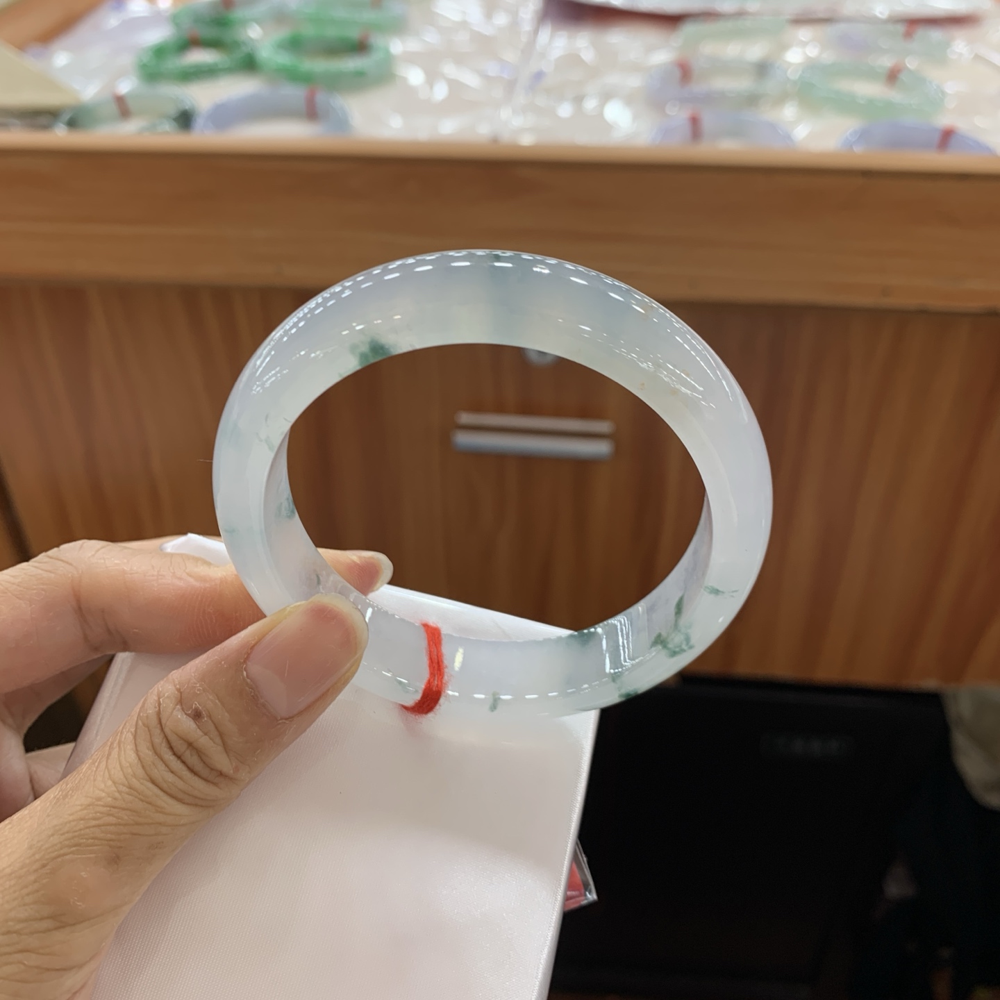 042438WJ，冰飘花正圈大圈口翡翠手镯，60.1-13.6-8.5