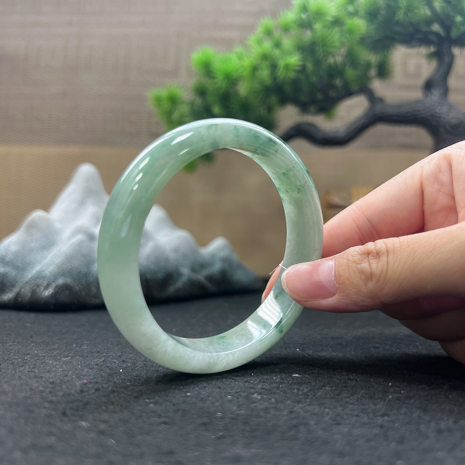 57圈口正圈飘花手镯