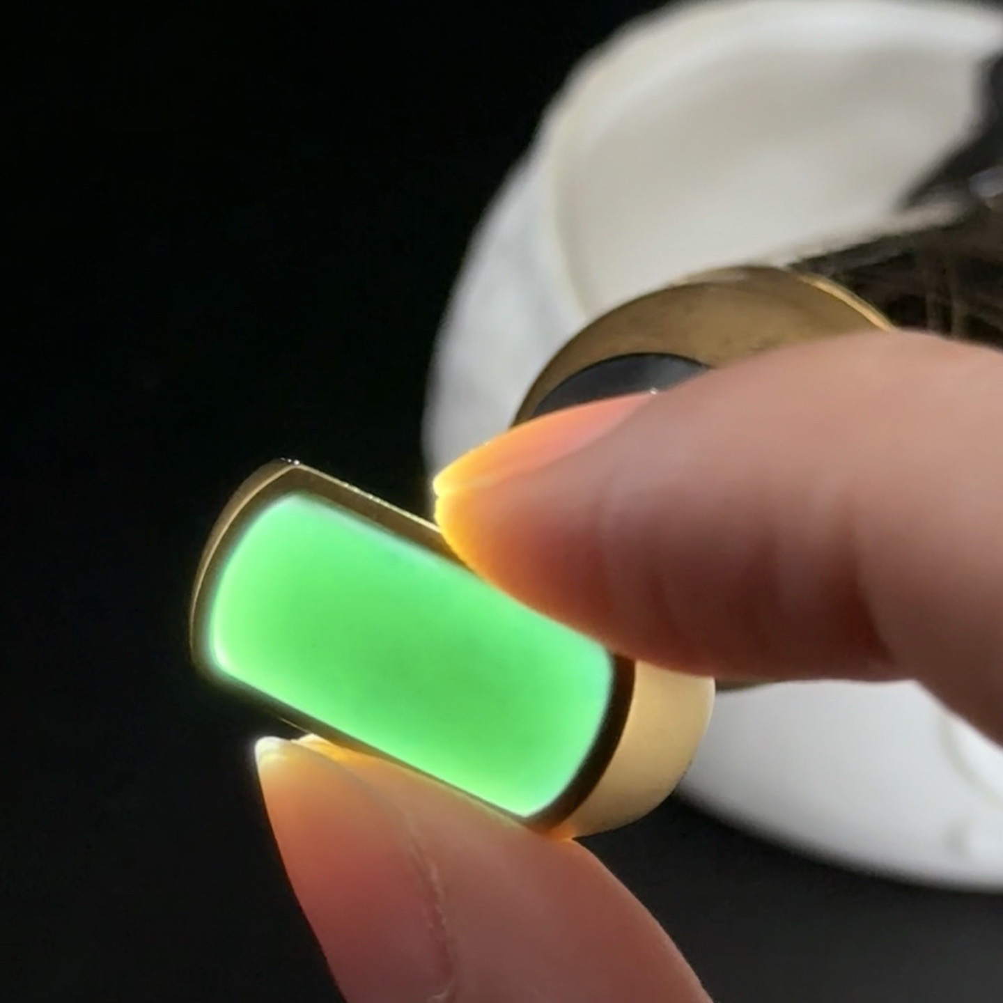 精品18k墨翠马鞍男戒 种好色正 黑度极好 打灯通透 油性十足 尺寸17.1mm