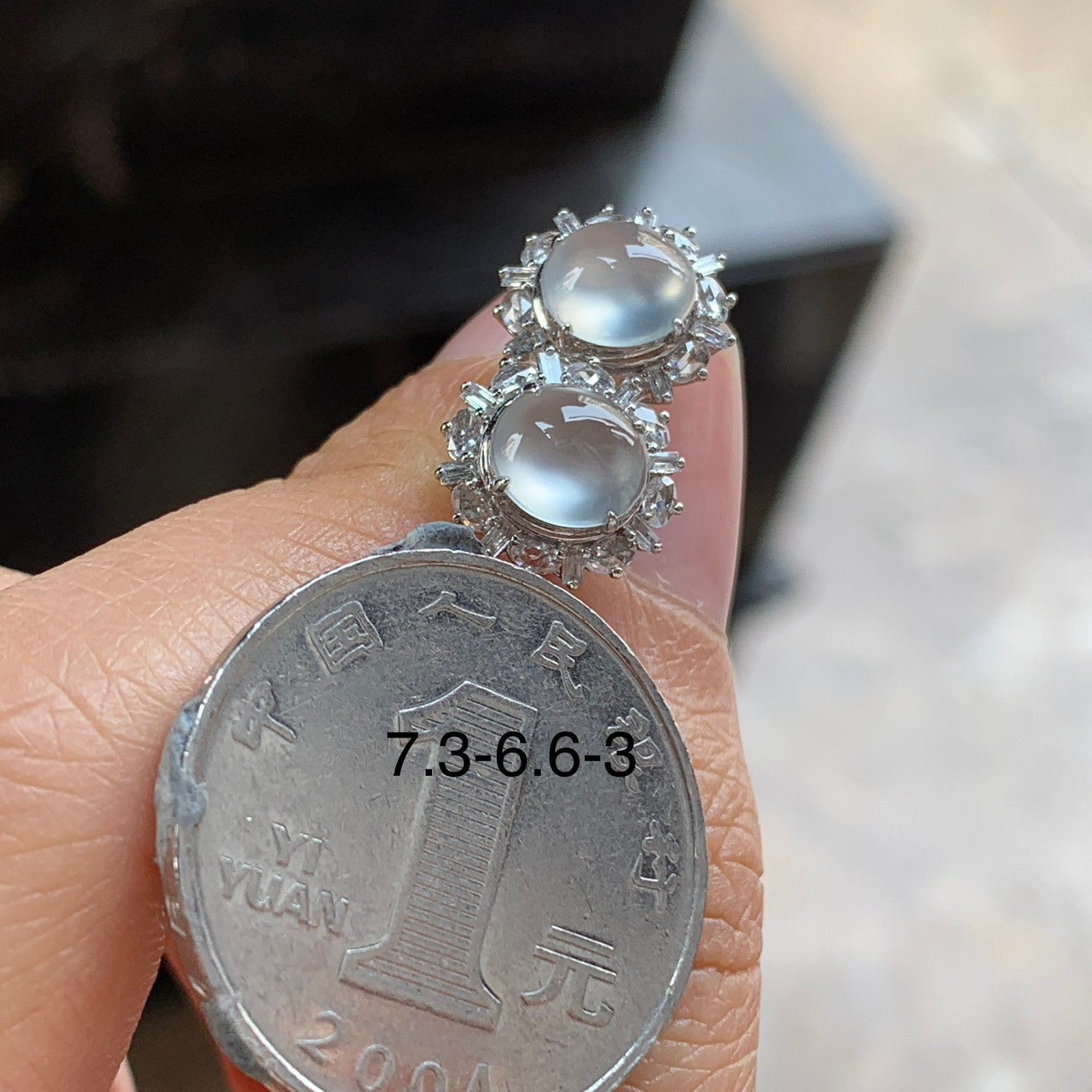 金钻冰耳钉一对^_^透亮水润