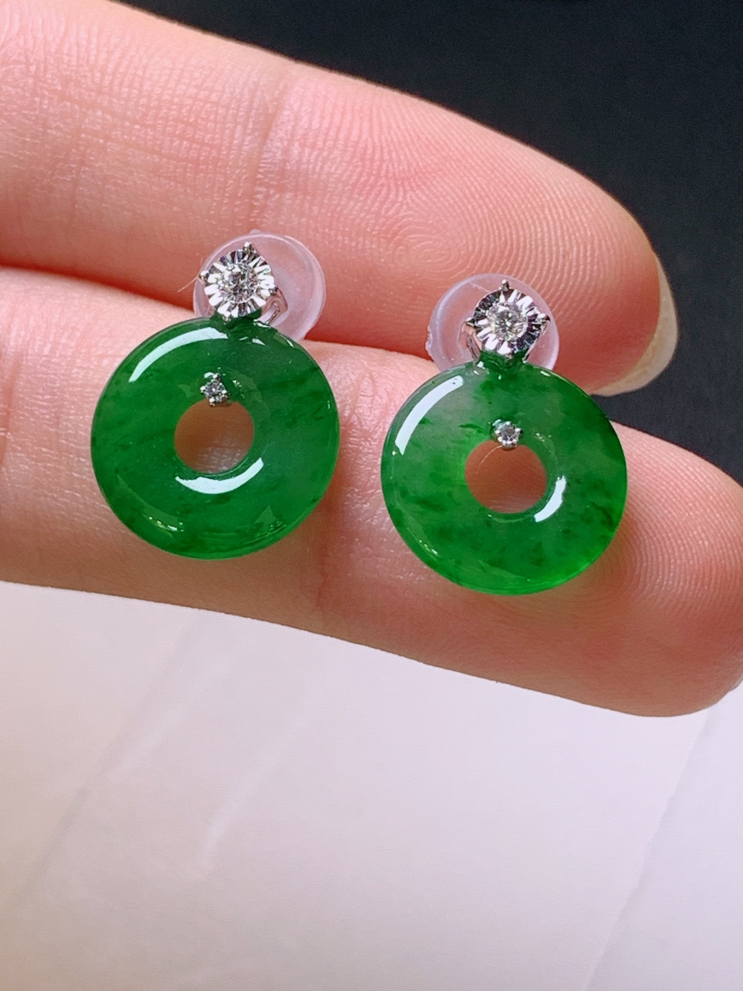 ️ 冰阳绿甜甜圈耳钉，无裂色满，裸石12.4-2.8