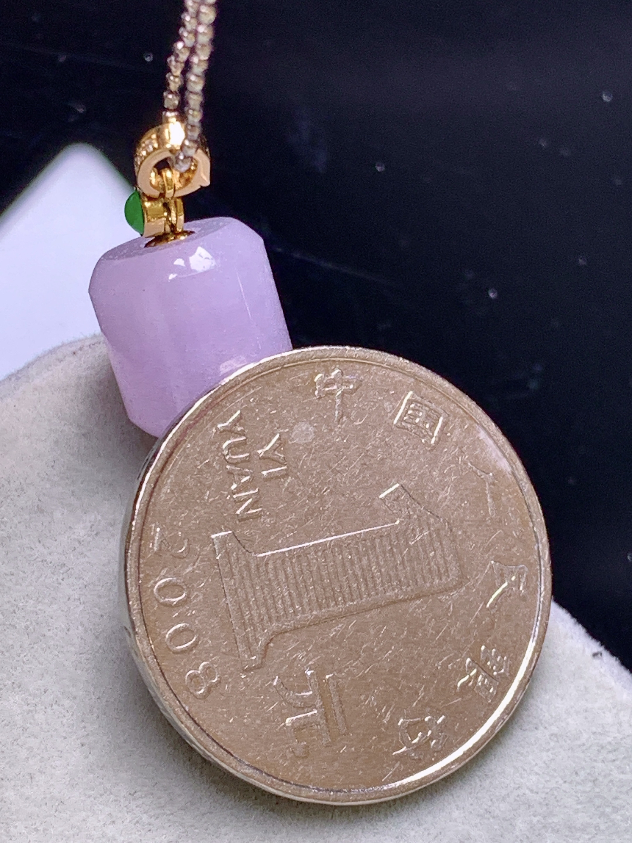 18k金钻镶嵌紫罗兰路路通吊坠 玉质细腻 色泽艳丽清新 水润亮眼 整体尺寸19.6*10.2*10.5b1